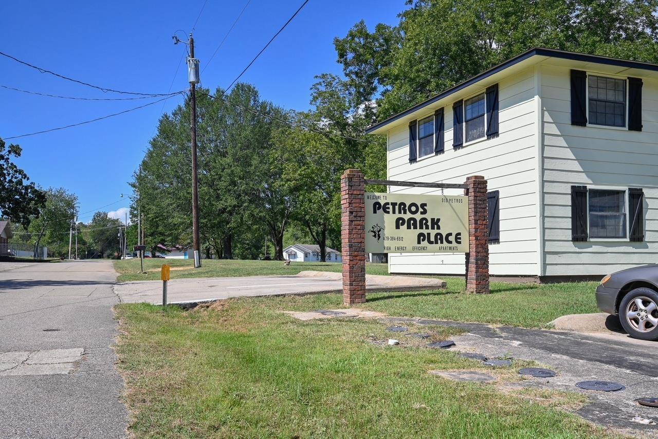 Petross - Commercial Sale