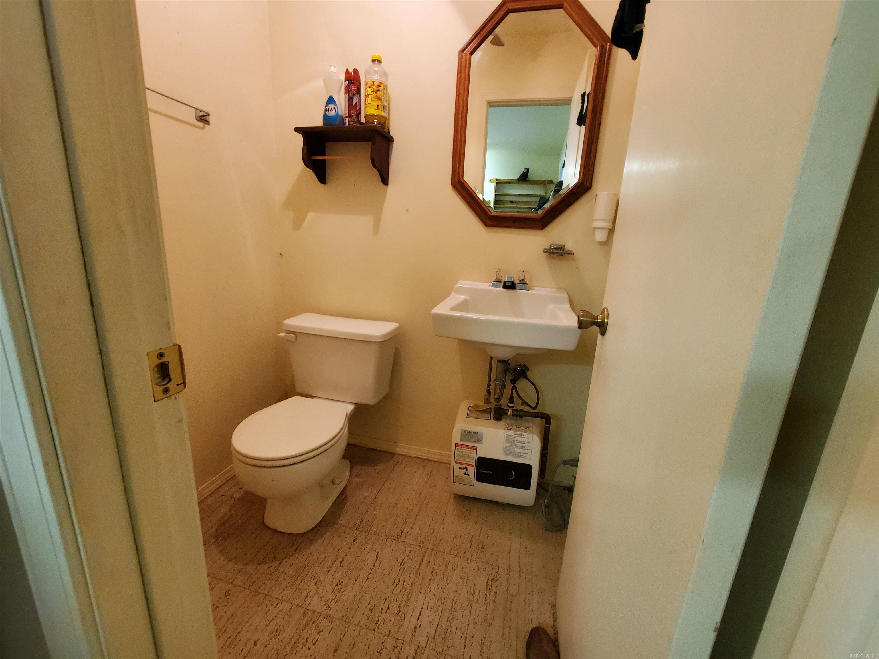 SHADY ACRES MH PARK - Residential