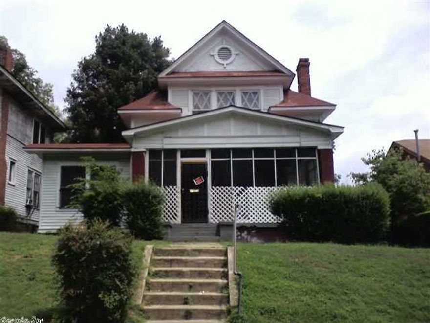 . MOTIVATED SELLER  WILL ASSIST WITH CLOSING COSTS WITH ACCEPTABLE OFFER.  SELLER IS CURRENTLY REMODELING PROPERTY. NEW PAINT , ELECTRICAL, PLUMBING , FLOORING TO BE COMPLETED BEFORE THE END OF NOVEMBER 2014! MAKE YOUR OFFER TODAY