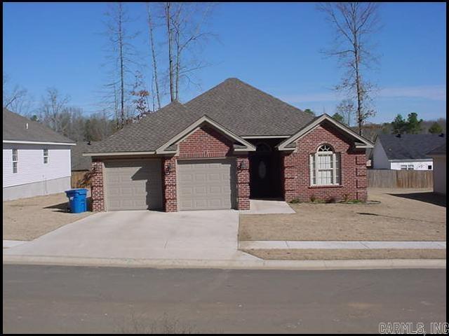 *HASKELL* BEAUTIFUL HOME LOCATED IN SILVER SPRINGS NEIGHBORHOOD!! This 3 Bedroom and 2 Bathroom Home Features Over 1300 Sqft! Electric Range, Refrigerator, And Dishwasher Provided! Washer/Dryer Hookups! Central Heat & Air! Large Yard! 2 Car Garage For Parking! PET FRIENDLY!! AVAILABLE MID TO LATE DECEMBER 2025!!! <a href='https://raineyrealty.com/virtualtour.php?r=MQs7yI'> Click here for a 360° Virtual Tour</a>