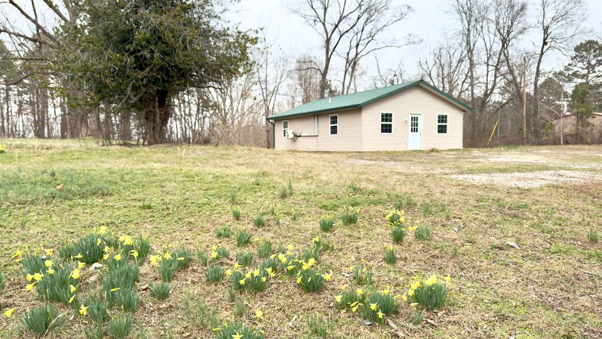 Home with Acreage for Sale – 1273 Knob Creek Road, Melbourne, Arkansas Looking for a home with land close to town? This 2 bedroom, 1 bathroom home is surveyed 1.6 acres, located on Knob Creek Road in Melbourne, Arkansas, just minutes from schools, shopping, restaurants, and everyday amenities. Built in 2020, this 864 square foot move-in ready home offers modern construction, low maintenance living, and the privacy of small acreage. The open-concept layout features a spacious kitchen, living, and dining combination, creating an efficient floor plan. The home includes a professionally installed mini-split heating and cooling system with three indoor units and two outdoor units, designed for energy efficiency and year-round comfort. System carries a 10-year warranty.  City water and city sewer provide convenience while still allowing you to enjoy the space of country-style living just outside of town. Priced at   $109,000