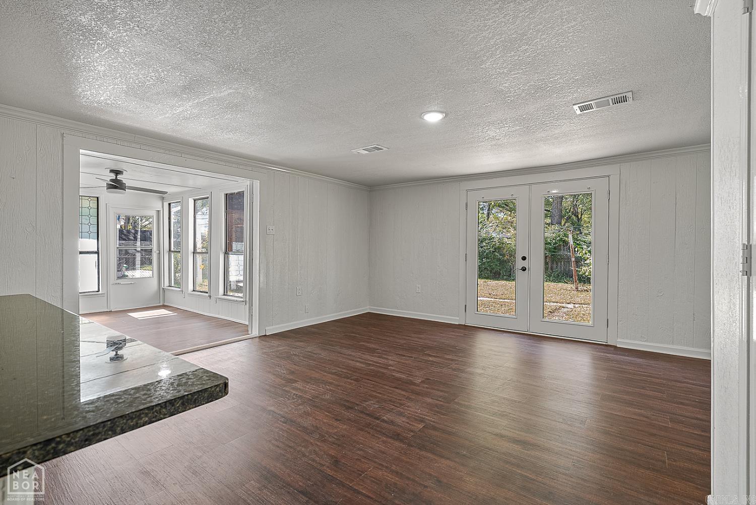 AVALON HEIGHTS - Residential