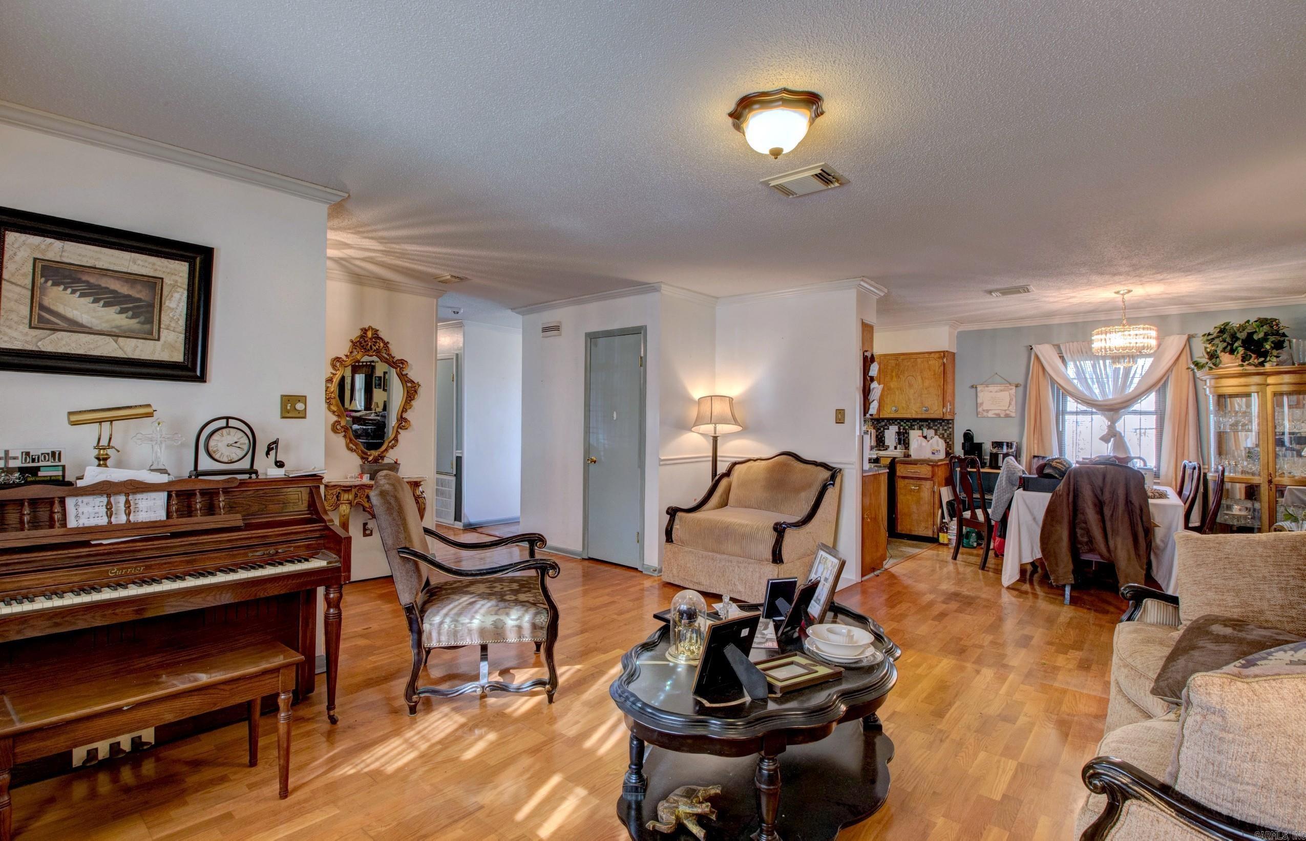 Weldon E Wrights - Residential