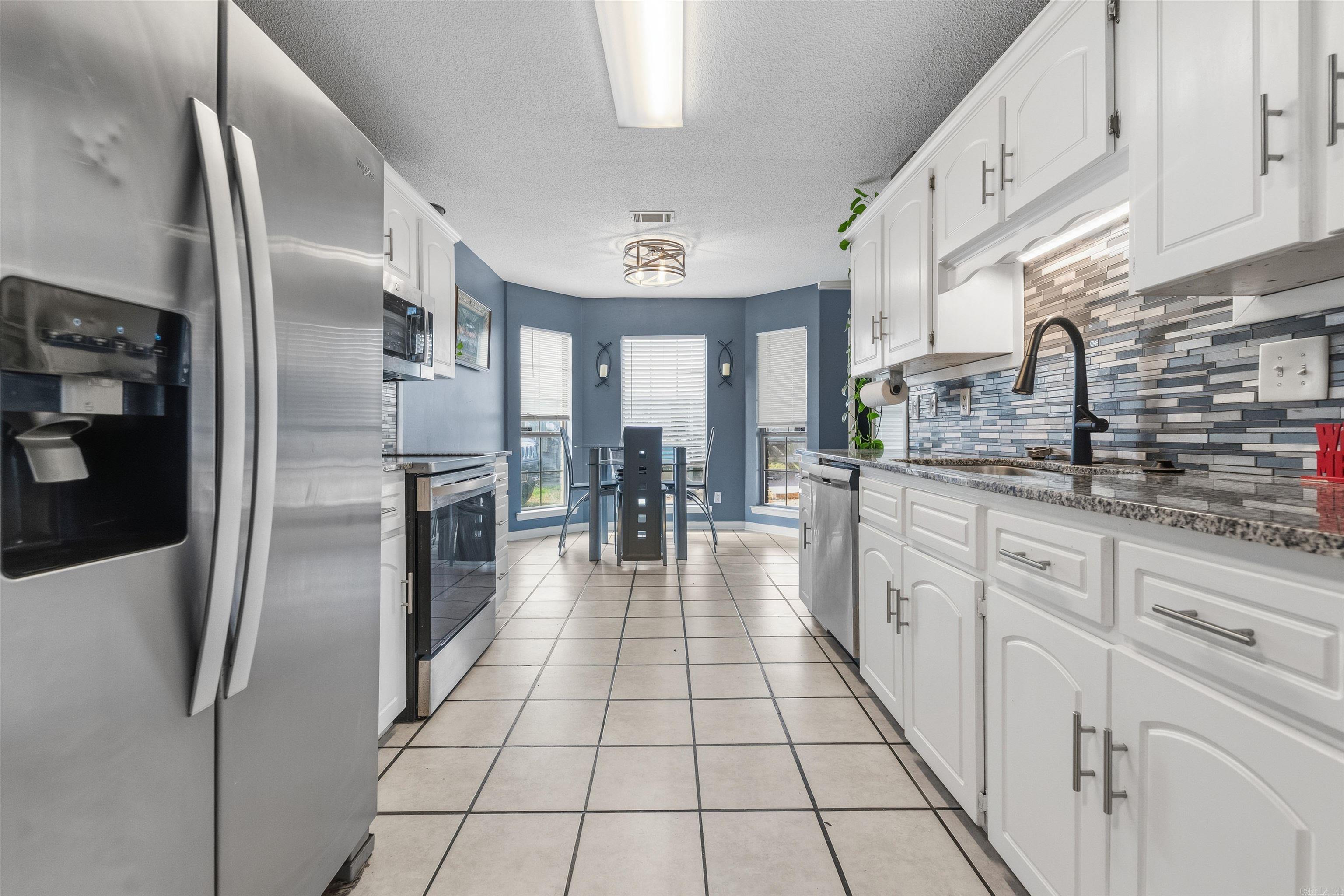 STONEWALL - Residential