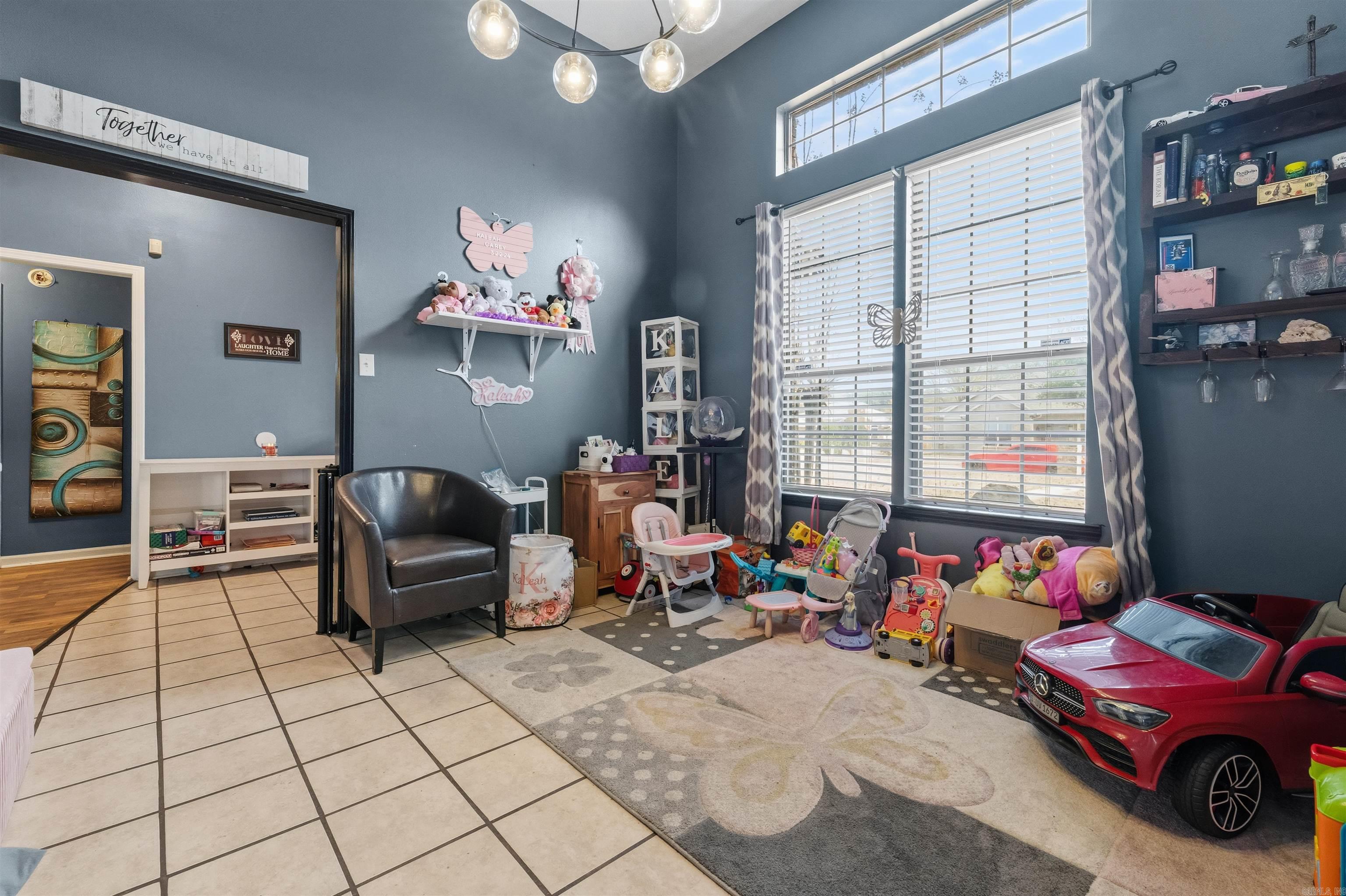 STONEWALL - Residential