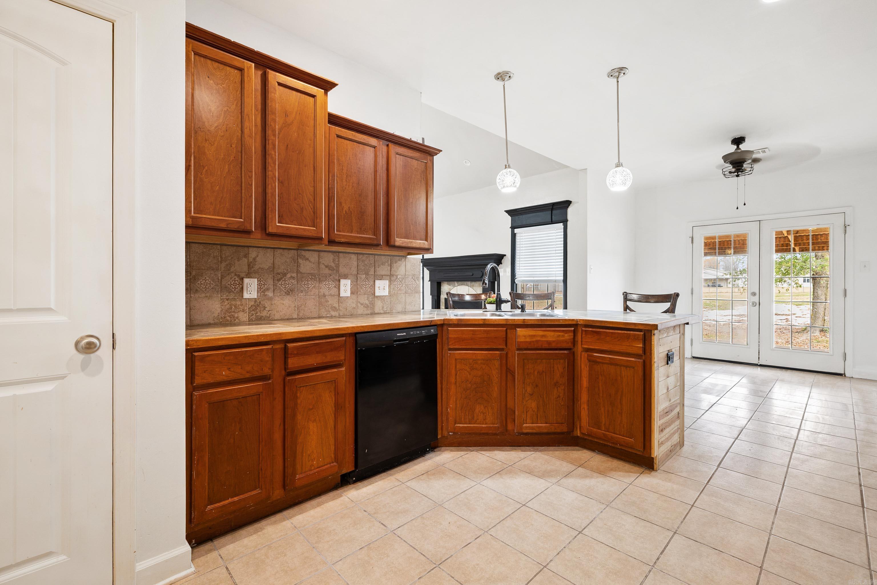 LONESOME OAK ESTATES - Residential