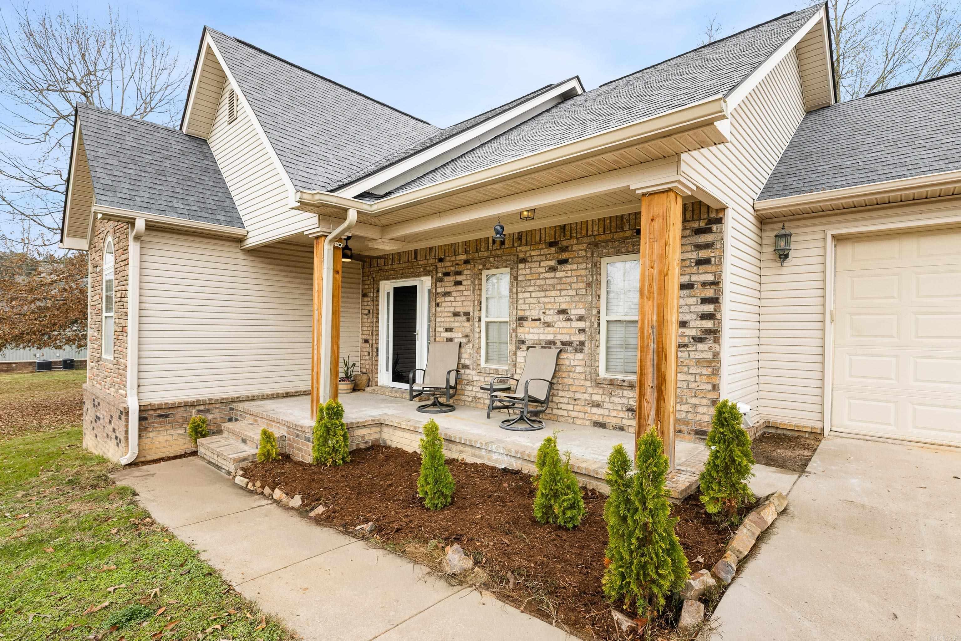 LONESOME OAK ESTATES - Residential