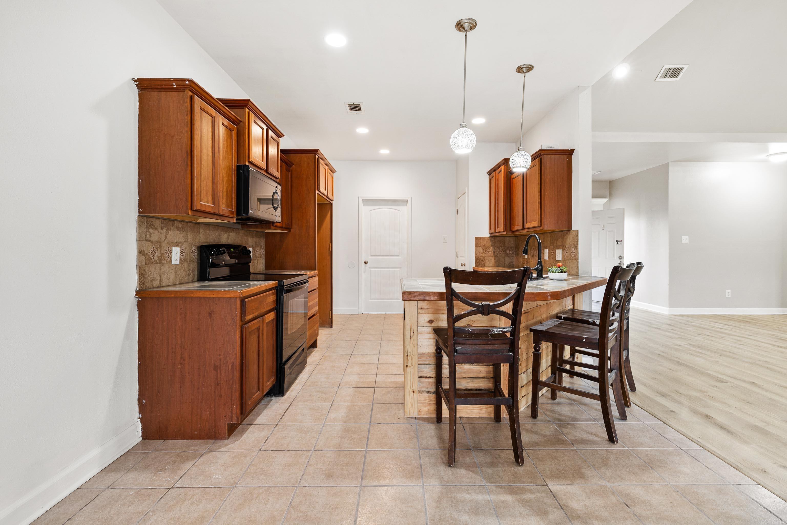 LONESOME OAK ESTATES - Residential