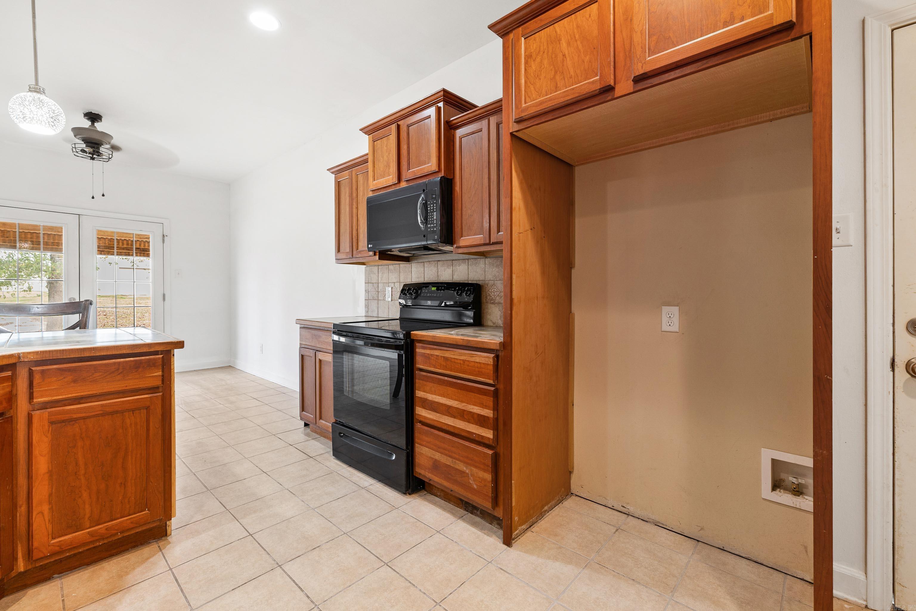 LONESOME OAK ESTATES - Residential