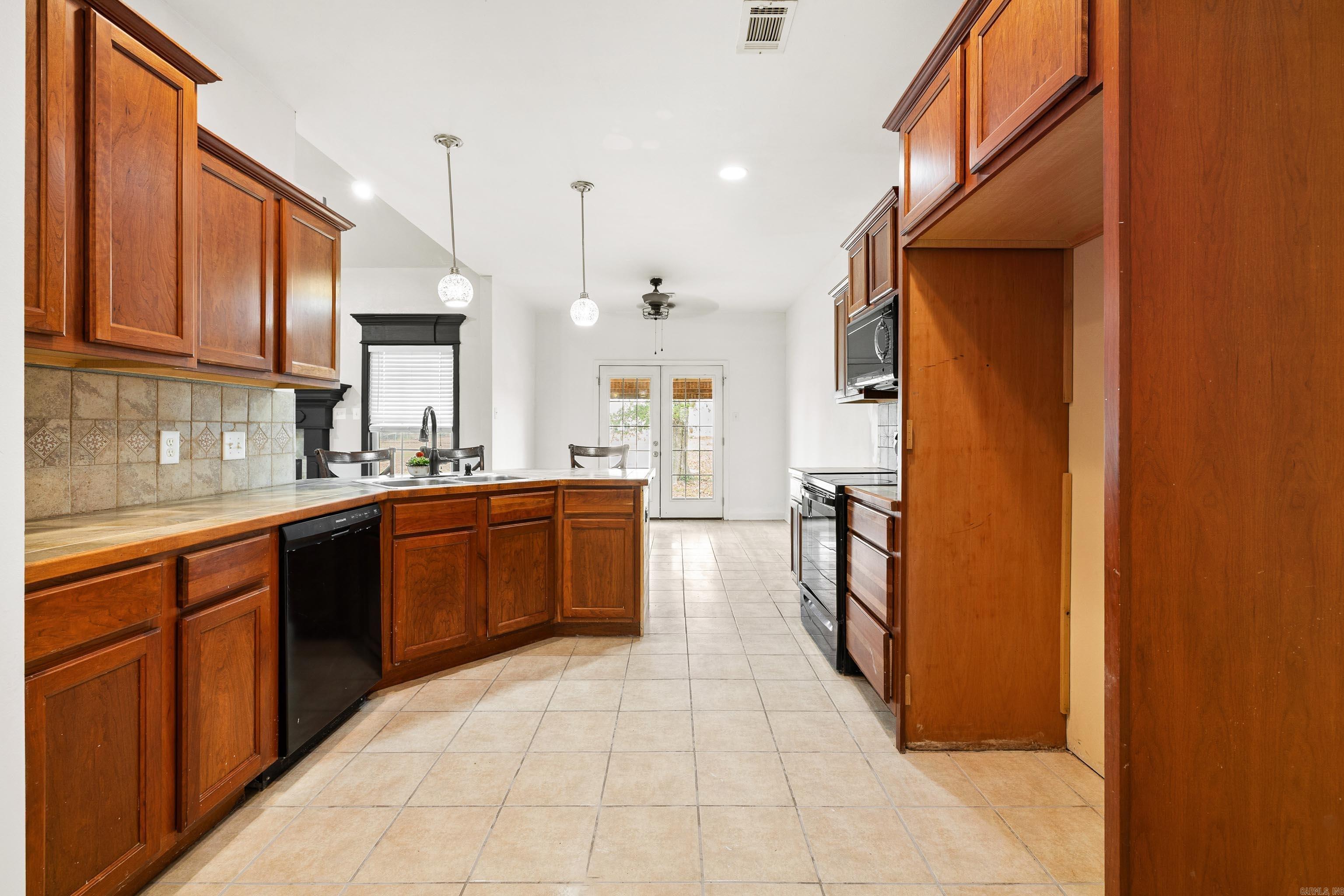 LONESOME OAK ESTATES - Residential