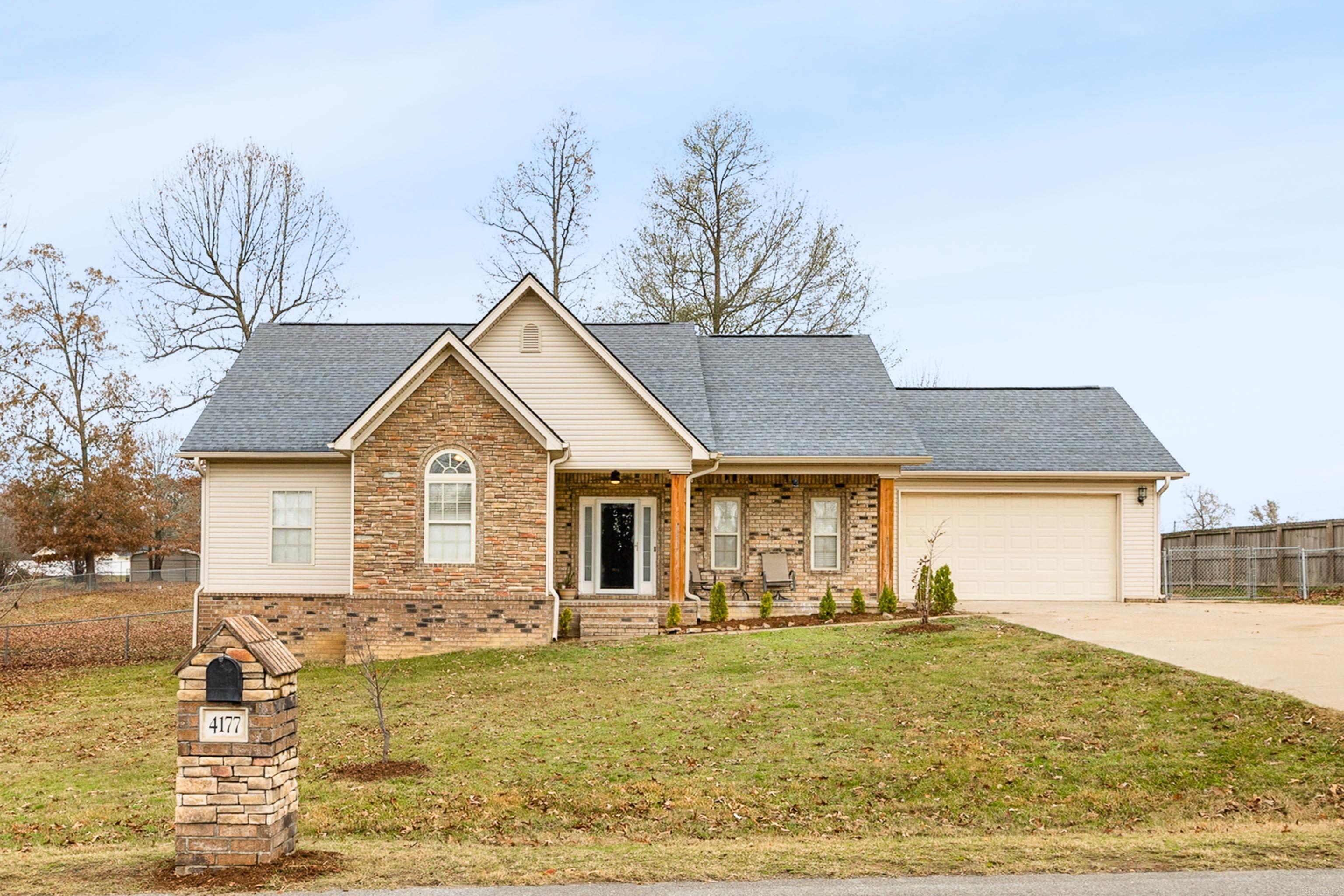 LONESOME OAK ESTATES - Residential