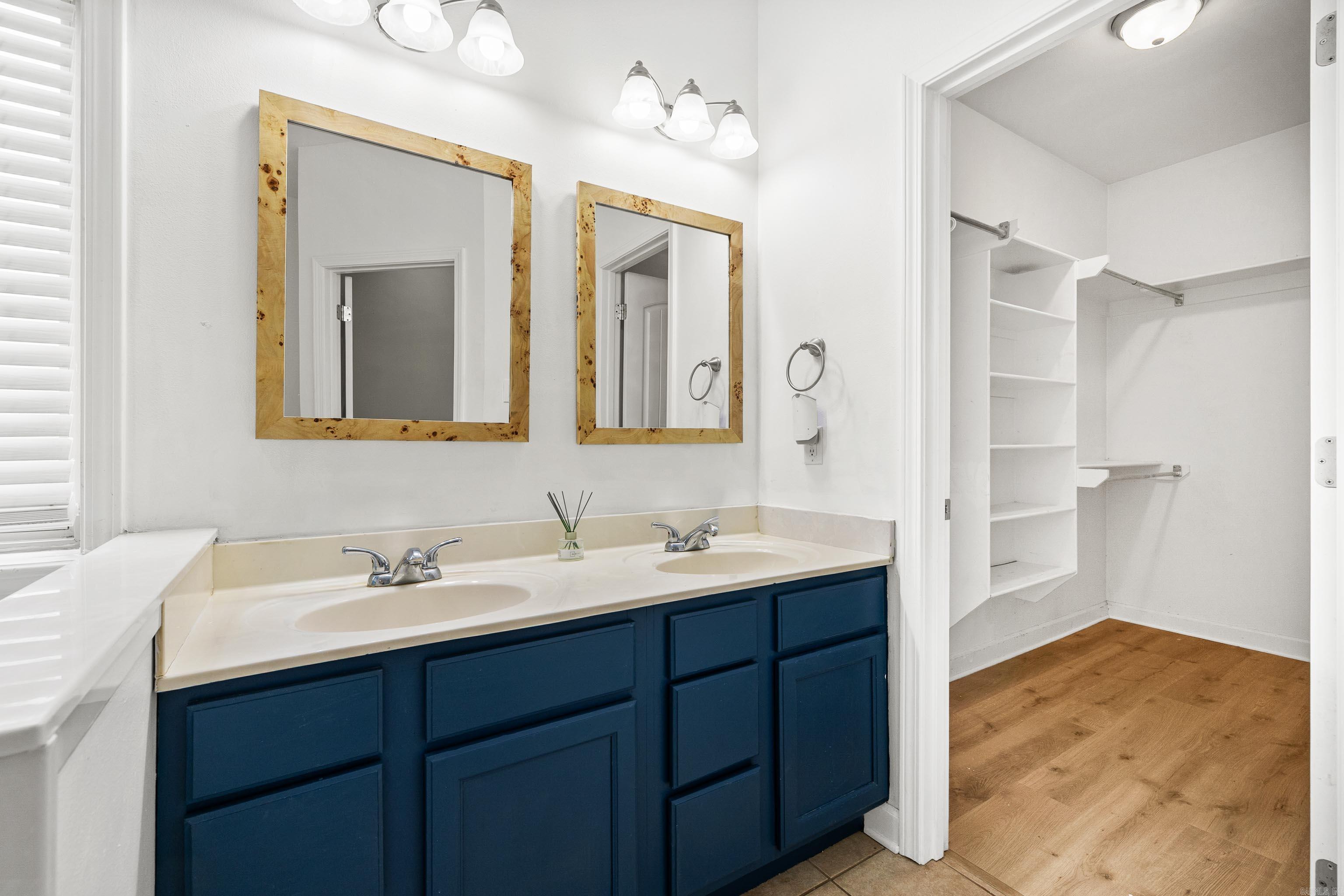 LONESOME OAK ESTATES - Residential