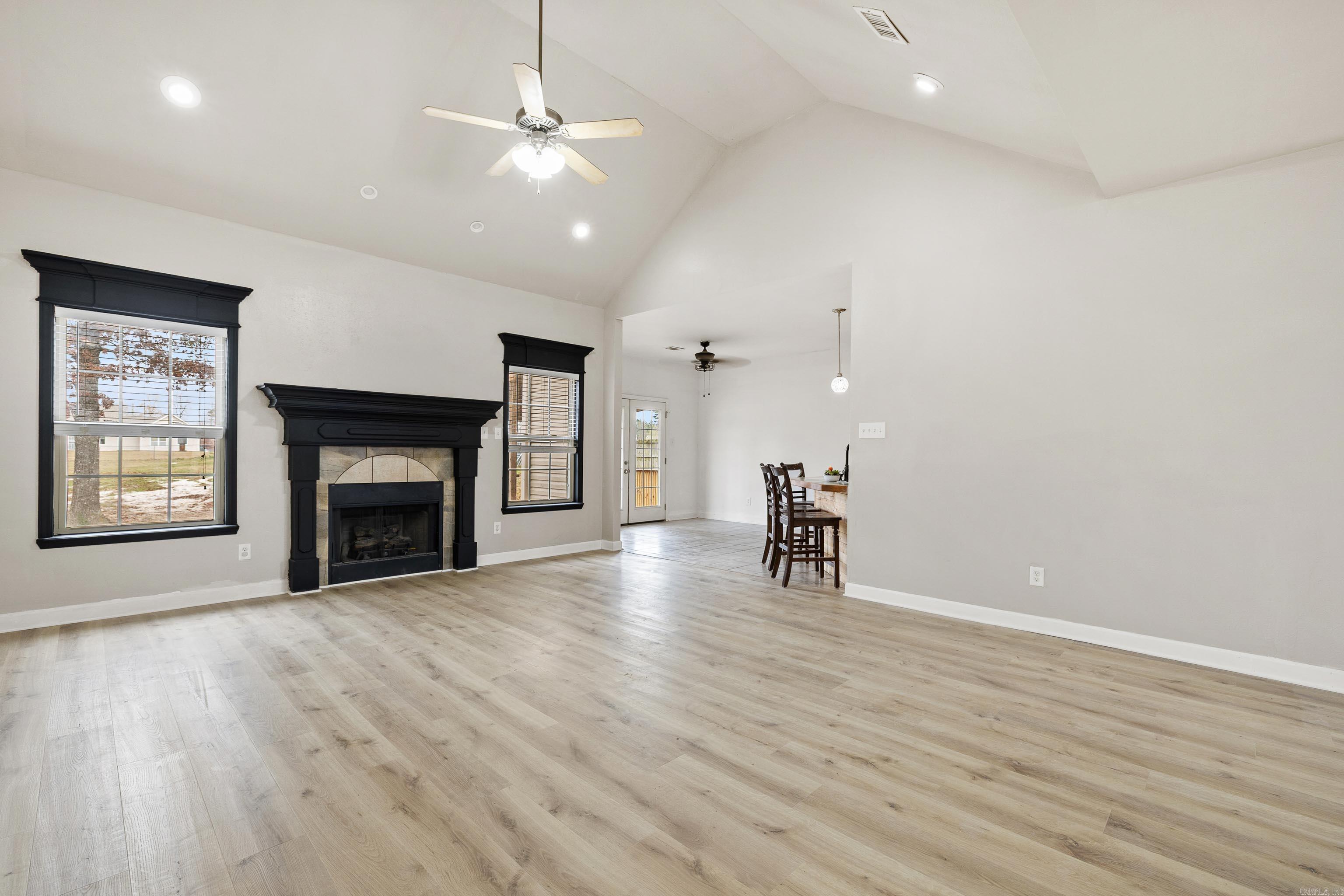 LONESOME OAK ESTATES - Residential