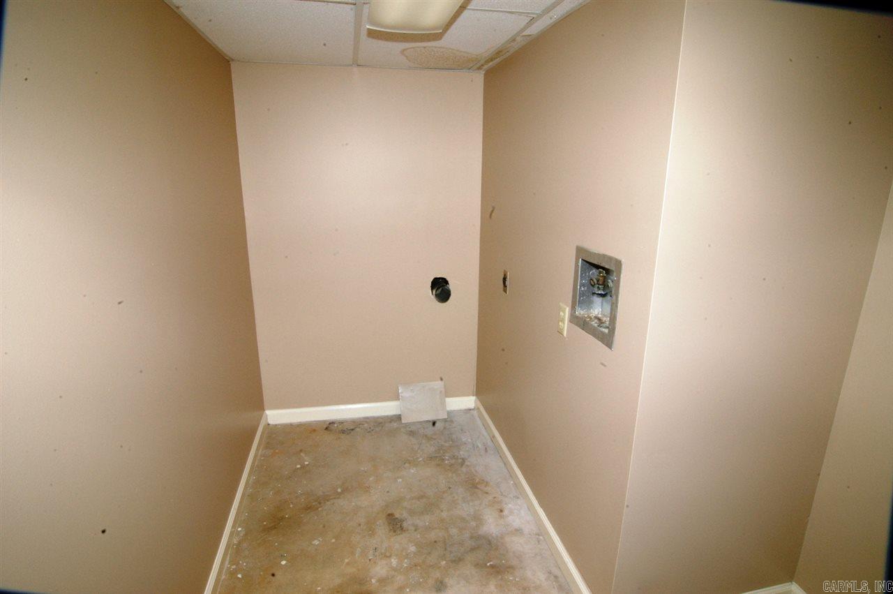 Leawood Manor - Residential Lease