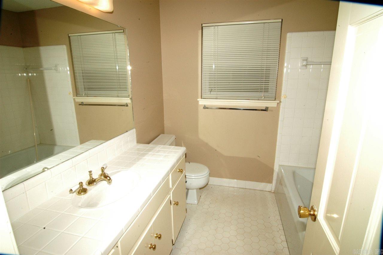 Leawood Manor - Residential Lease