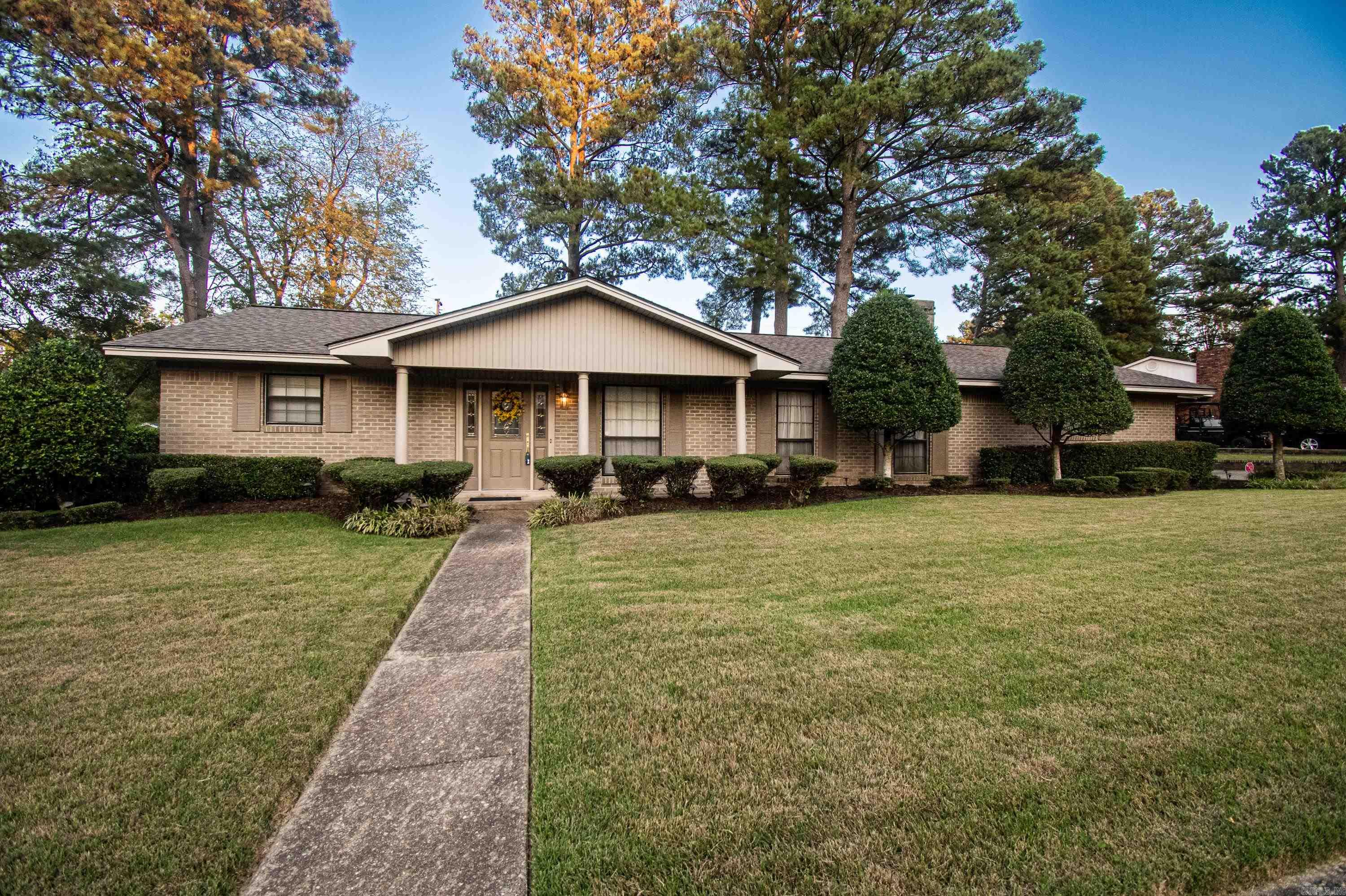 COUNTRY CLUB TERRACE - Residential