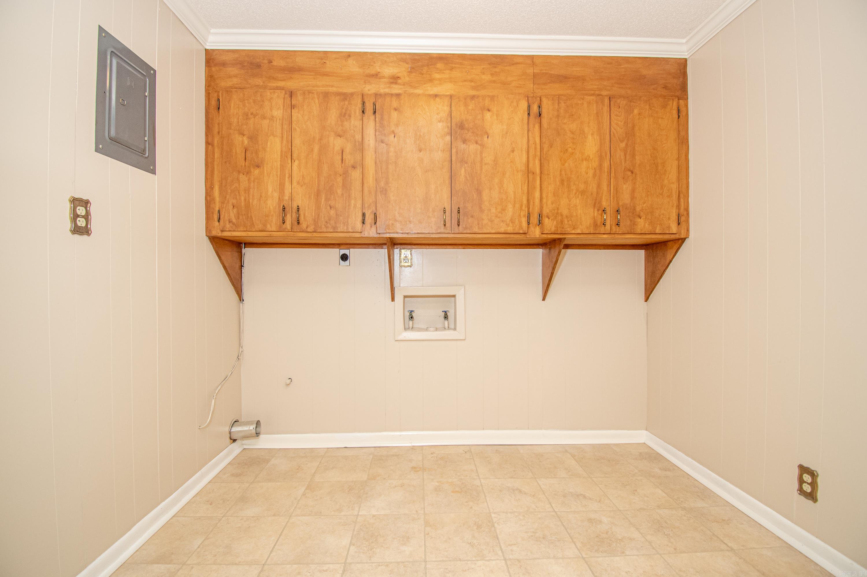 COUNTRY CLUB TERRACE - Residential