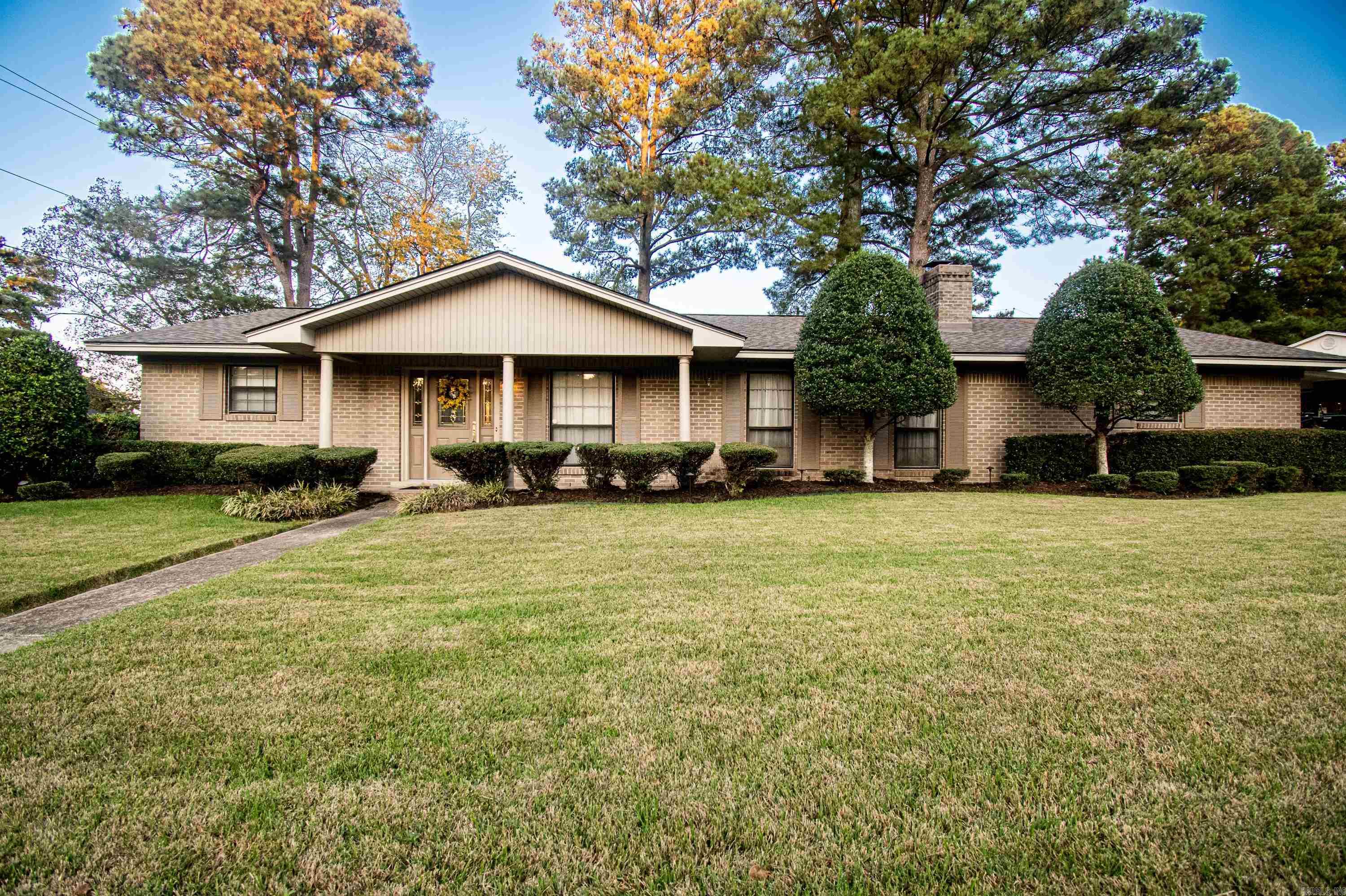 COUNTRY CLUB TERRACE - Residential