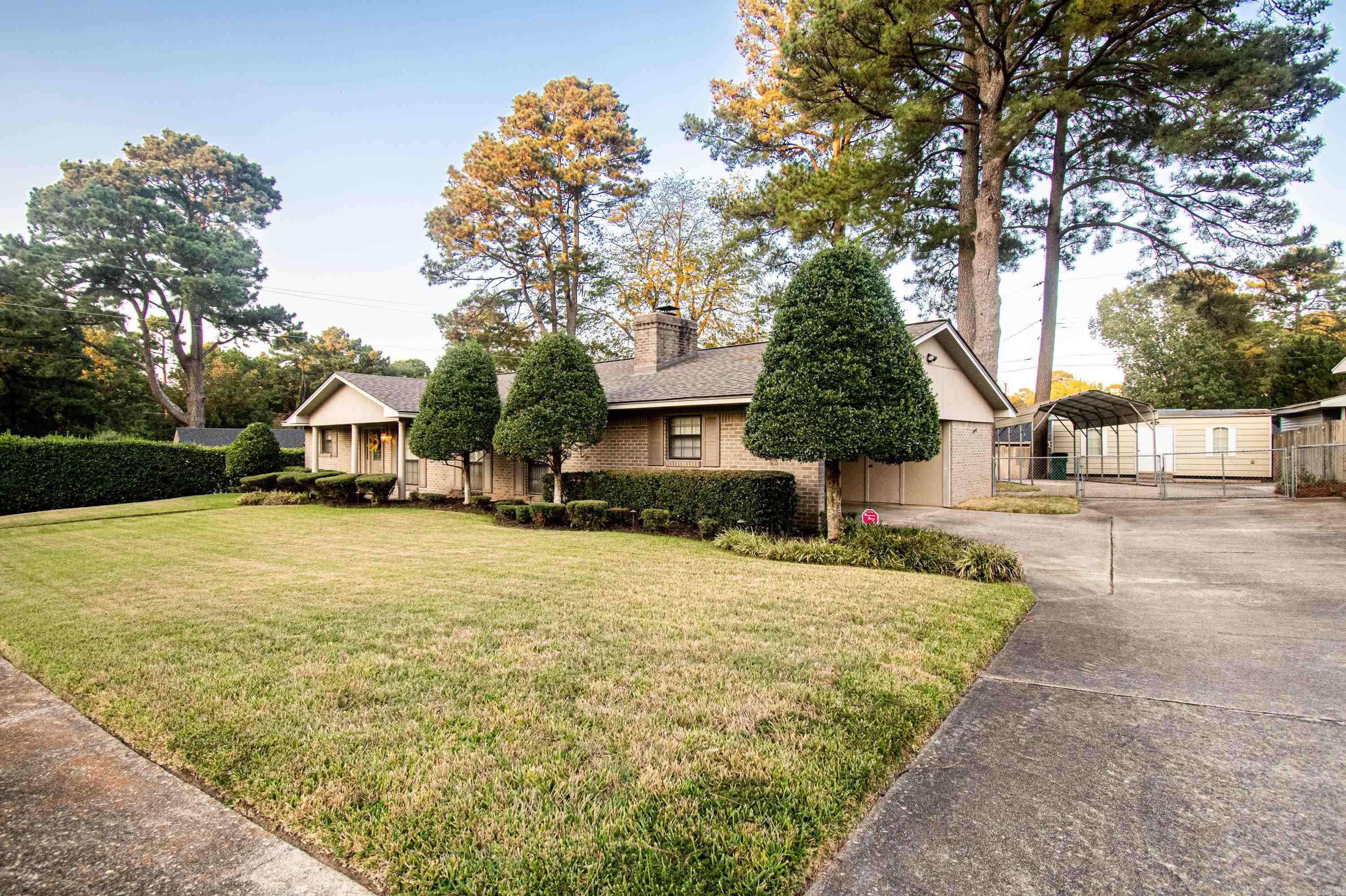 COUNTRY CLUB TERRACE - Residential