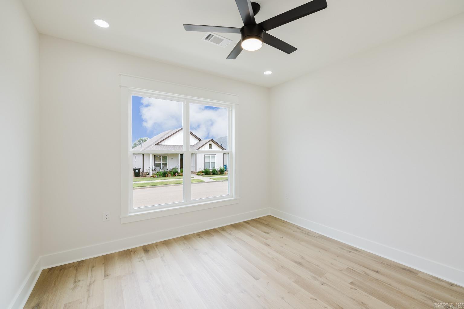MIDTOWN BRYANT - Residential