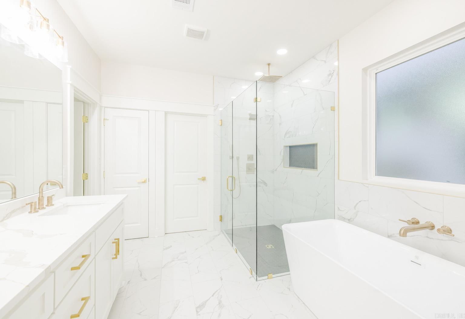 MIDTOWN BRYANT - Residential