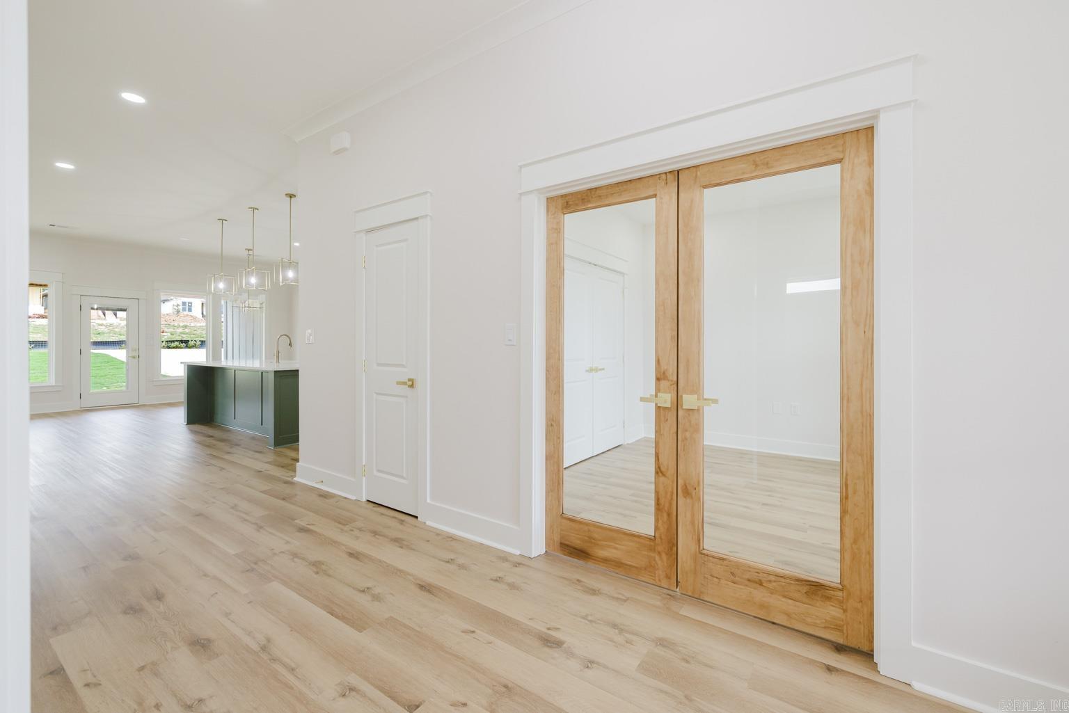 MIDTOWN BRYANT - Residential