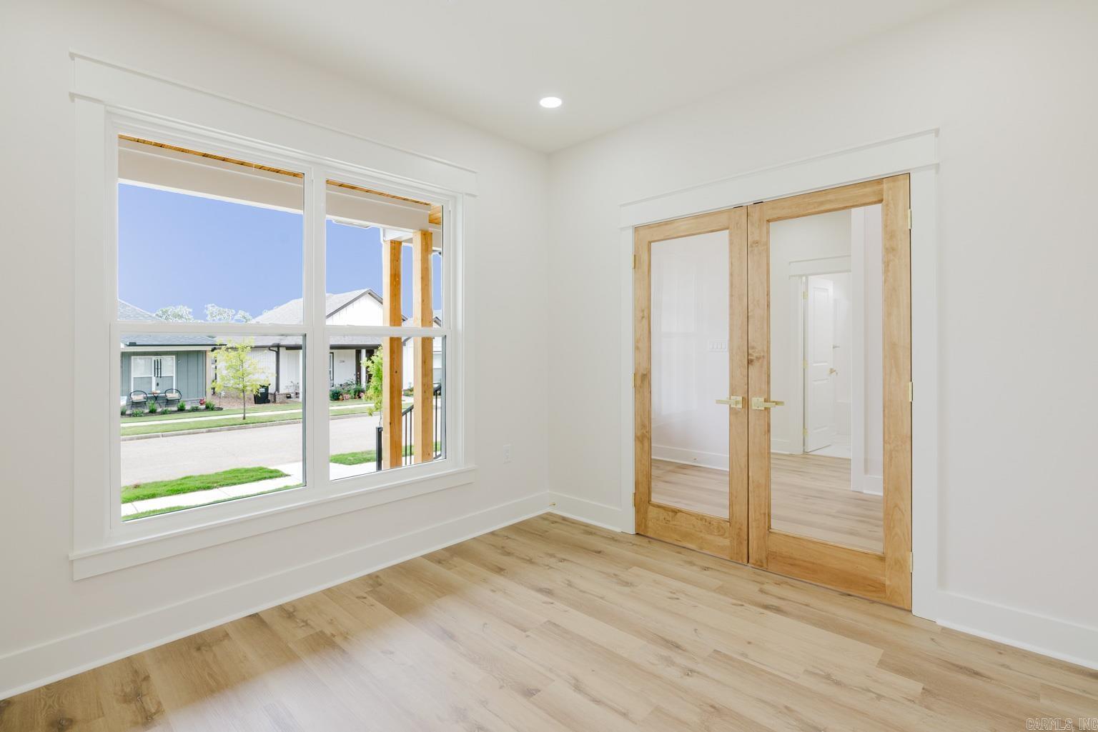 MIDTOWN BRYANT - Residential