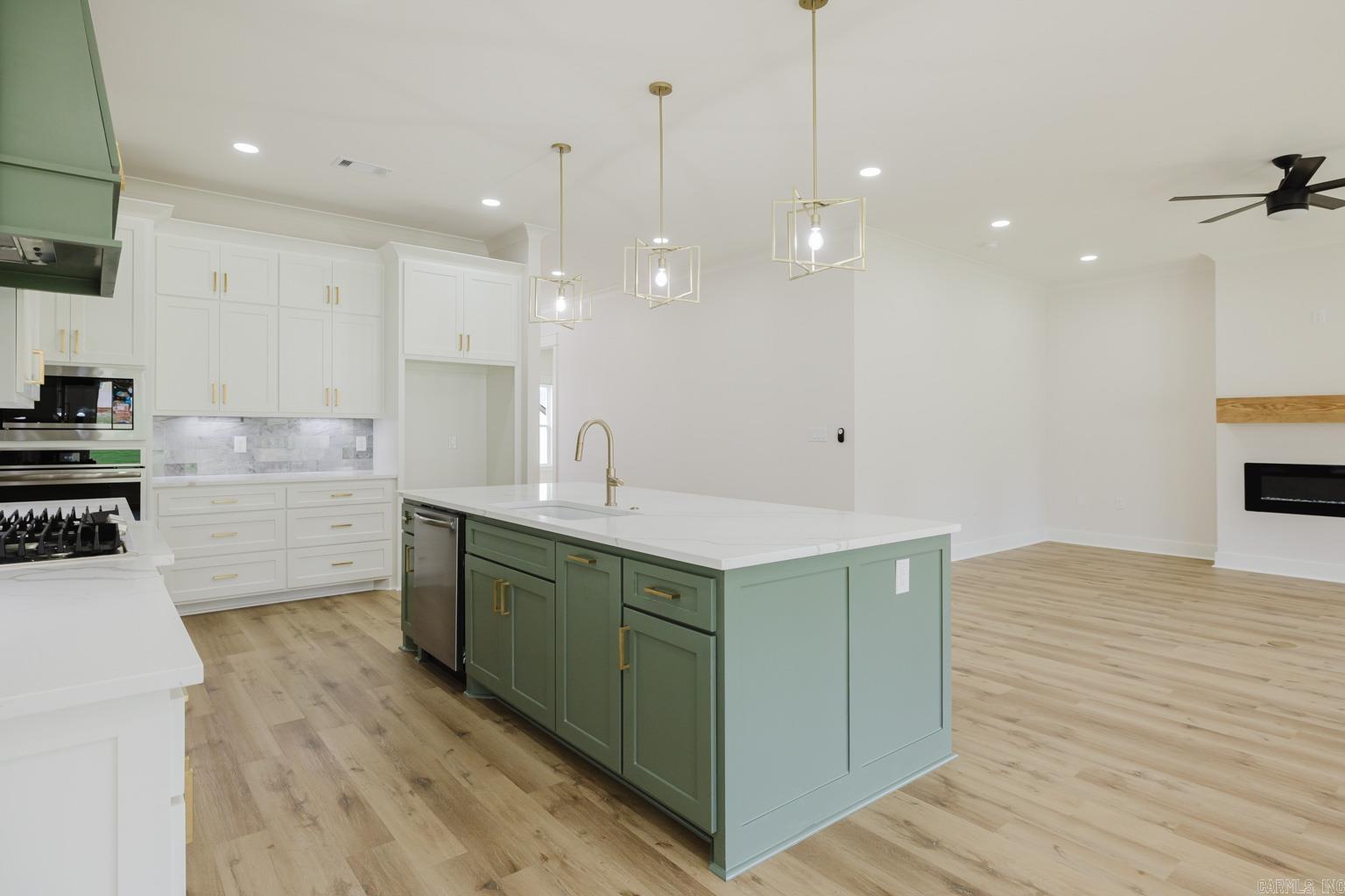 MIDTOWN BRYANT - Residential
