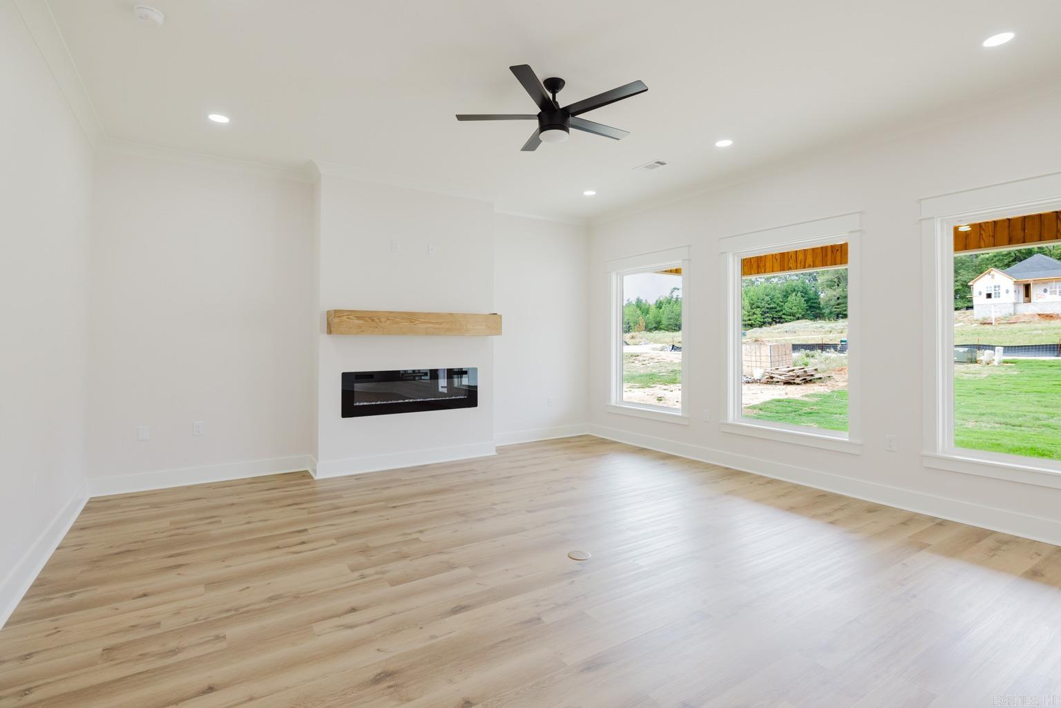 MIDTOWN BRYANT - Residential