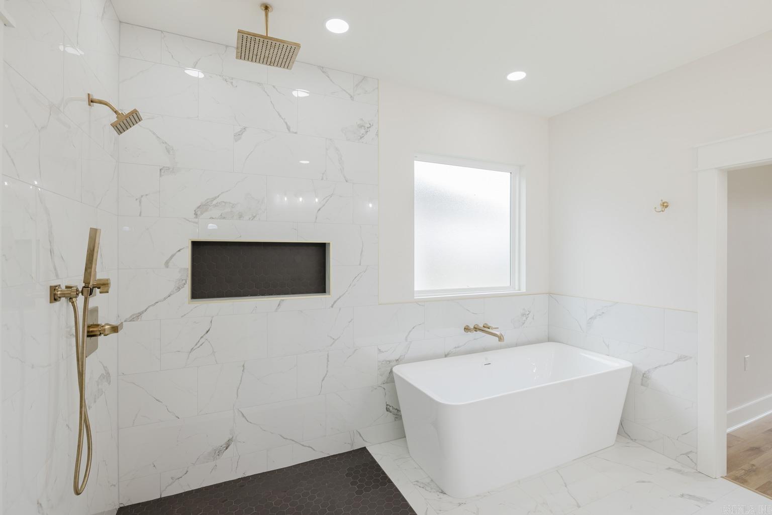MIDTOWN BRYANT - Residential