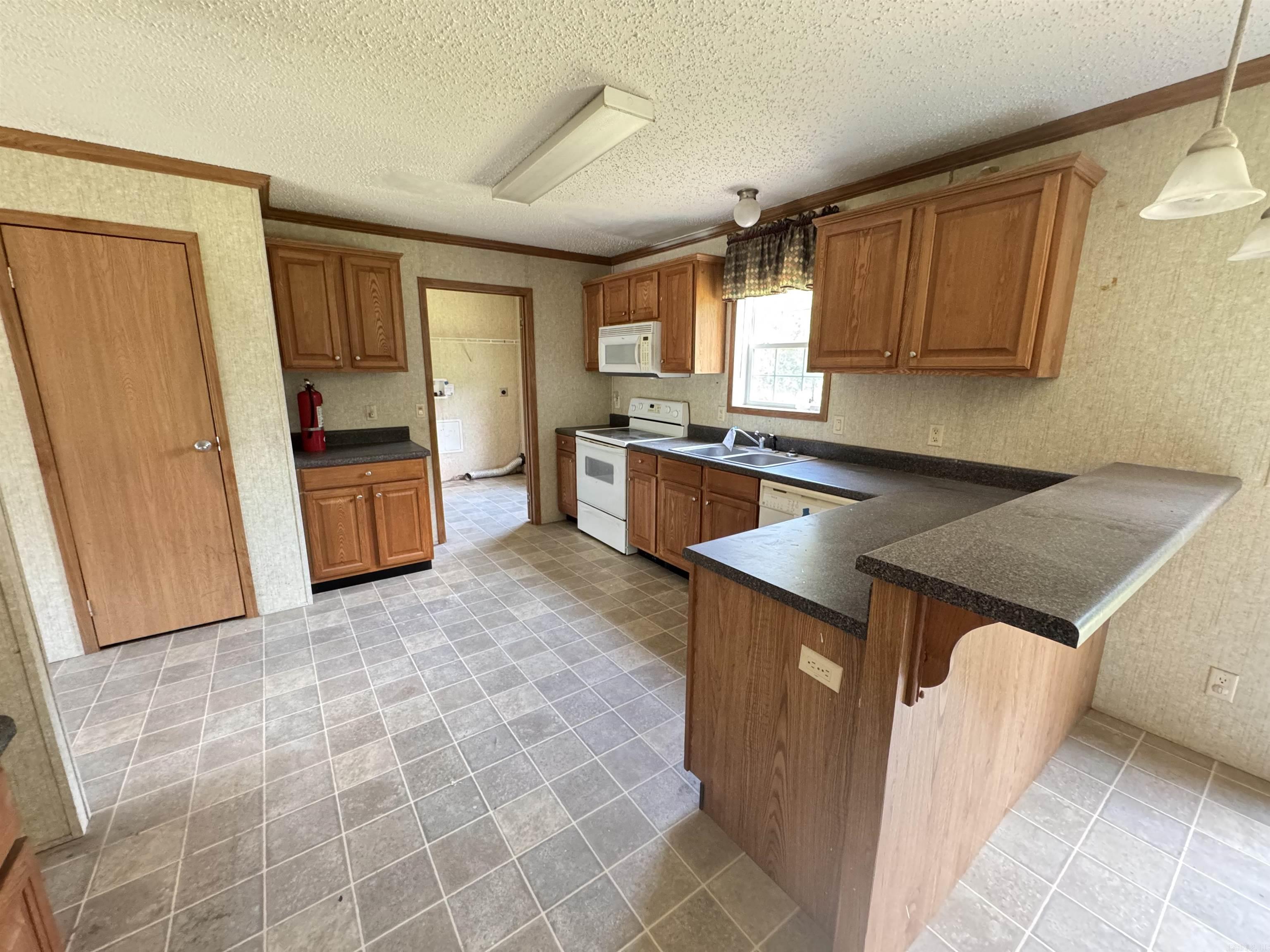 FAULKNER MEADOWS - Residential