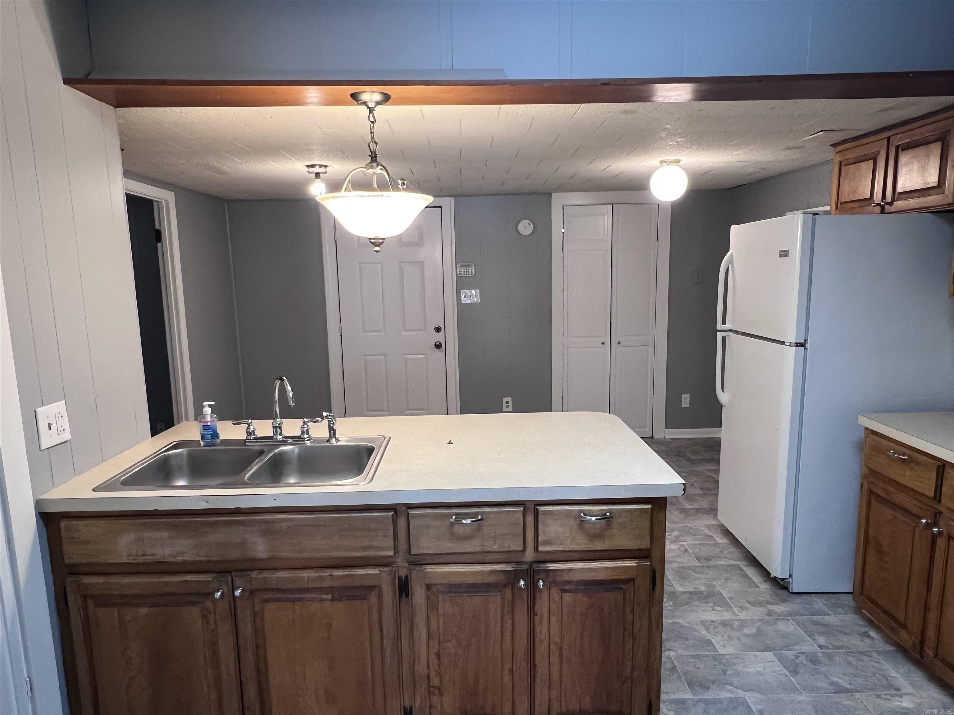 HSR BLK - Residential