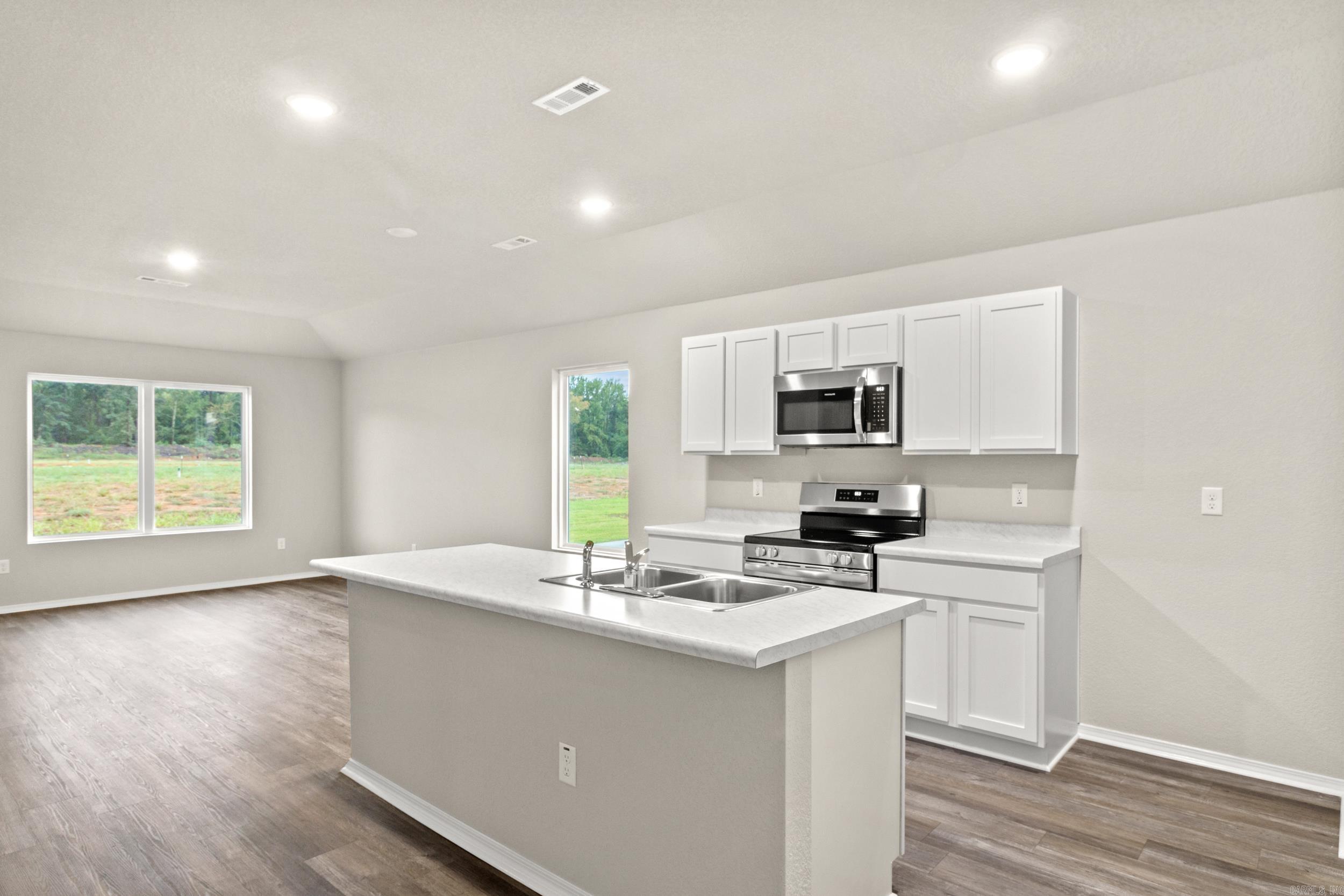 COUNTRY CLUB OF ARK THE - Residential