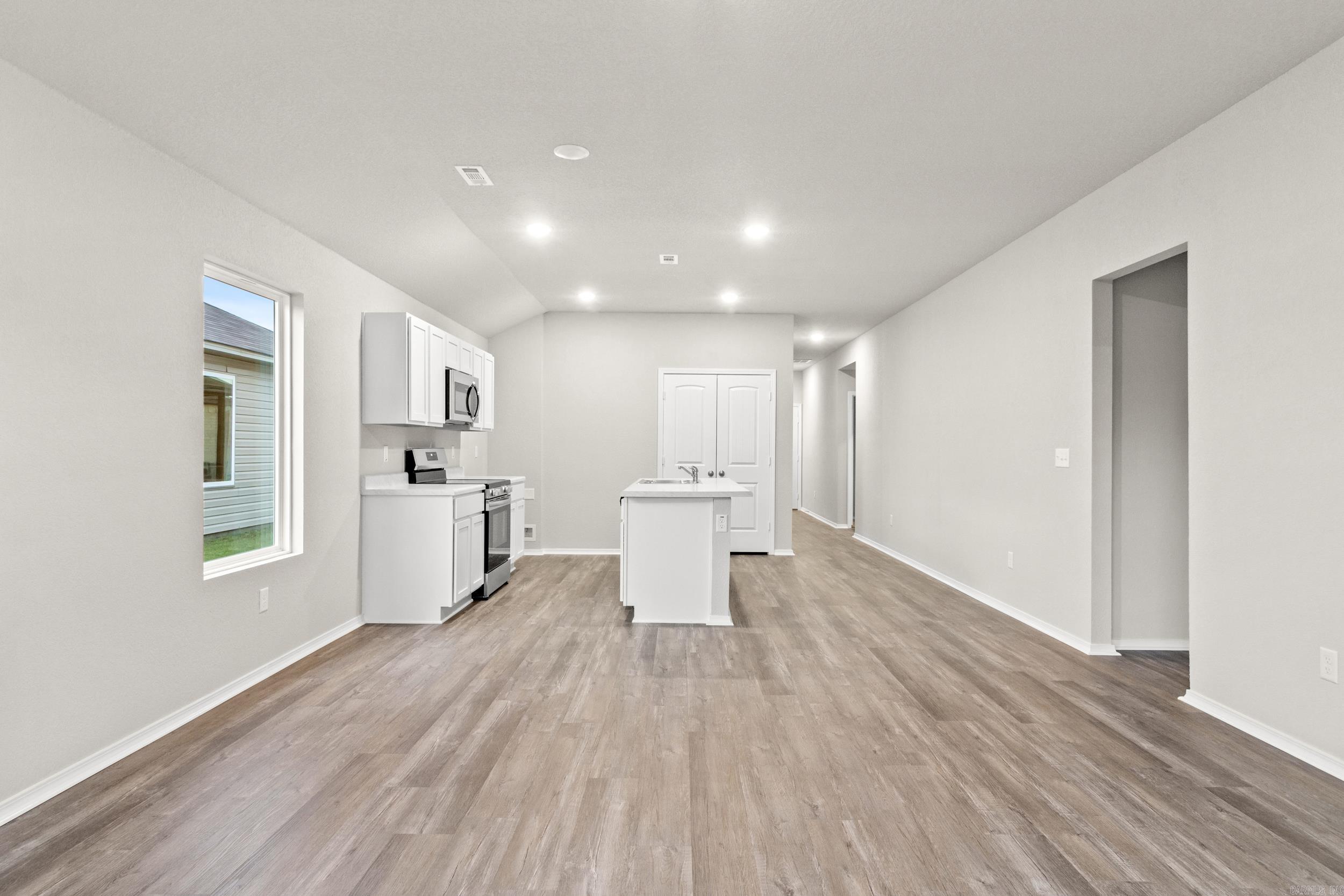 COUNTRY CLUB OF ARK THE - Residential