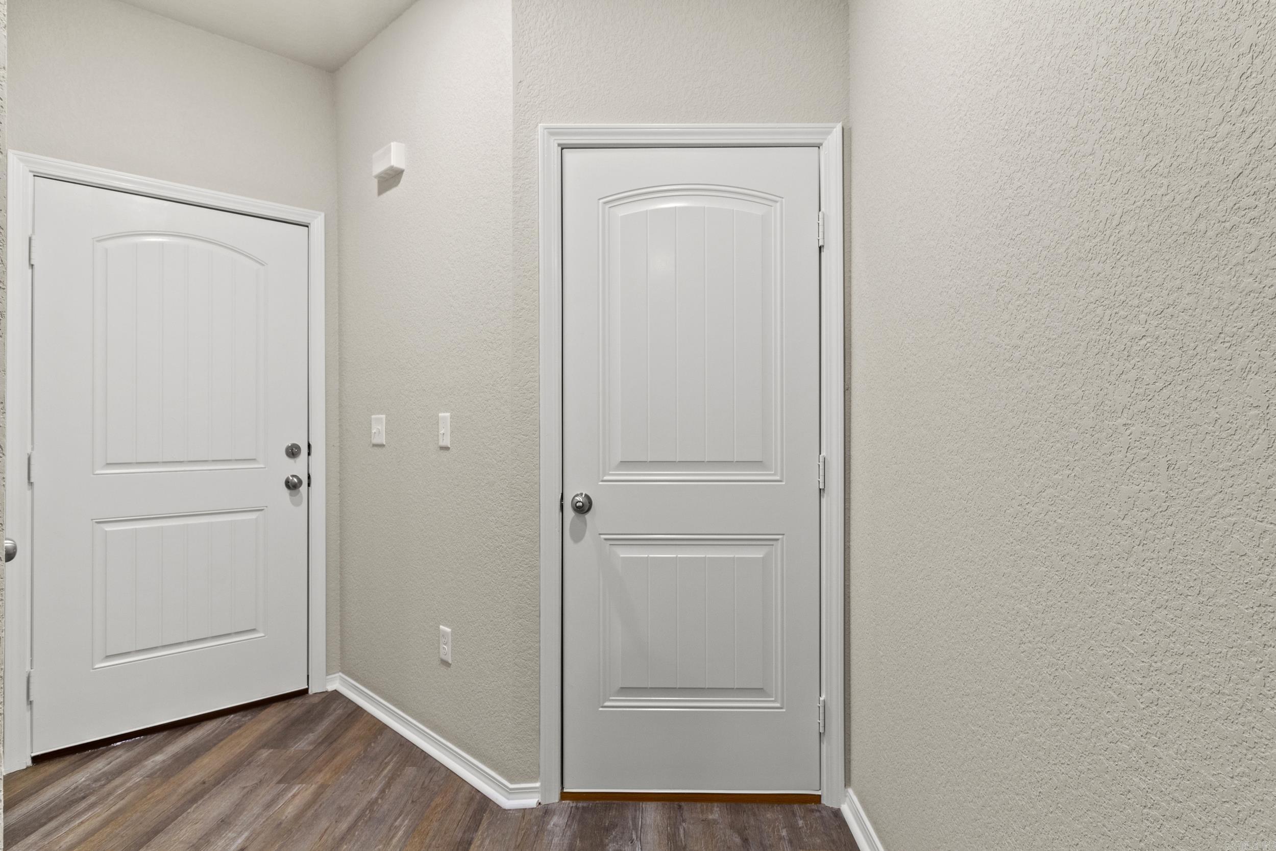 COUNTRY CLUB OF ARK THE - Residential