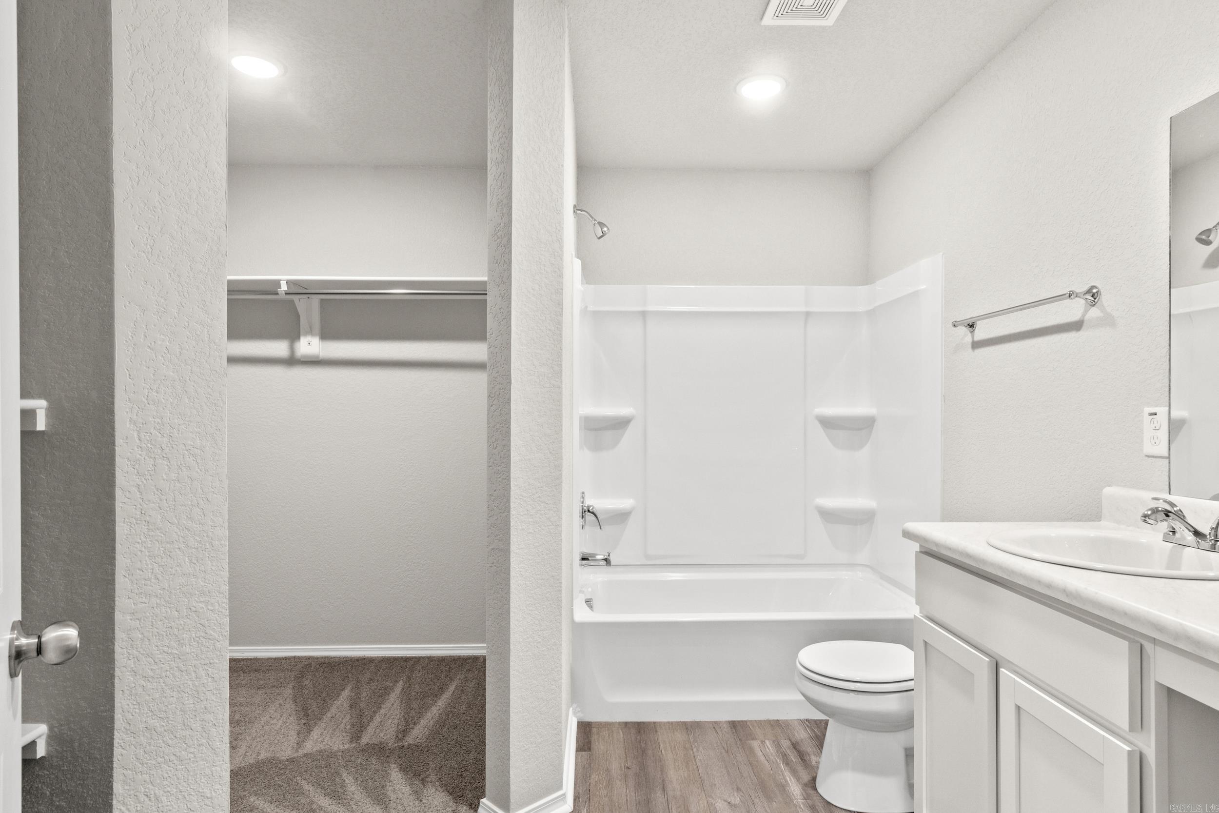 COUNTRY CLUB OF ARK THE - Residential