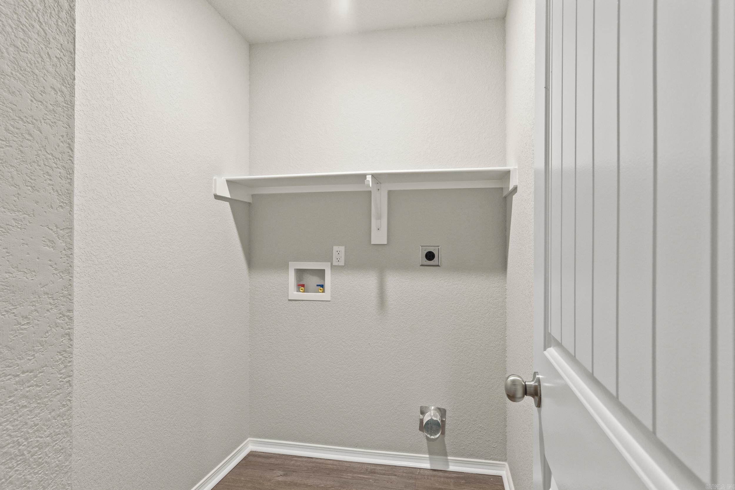 COUNTRY CLUB OF ARK THE - Residential