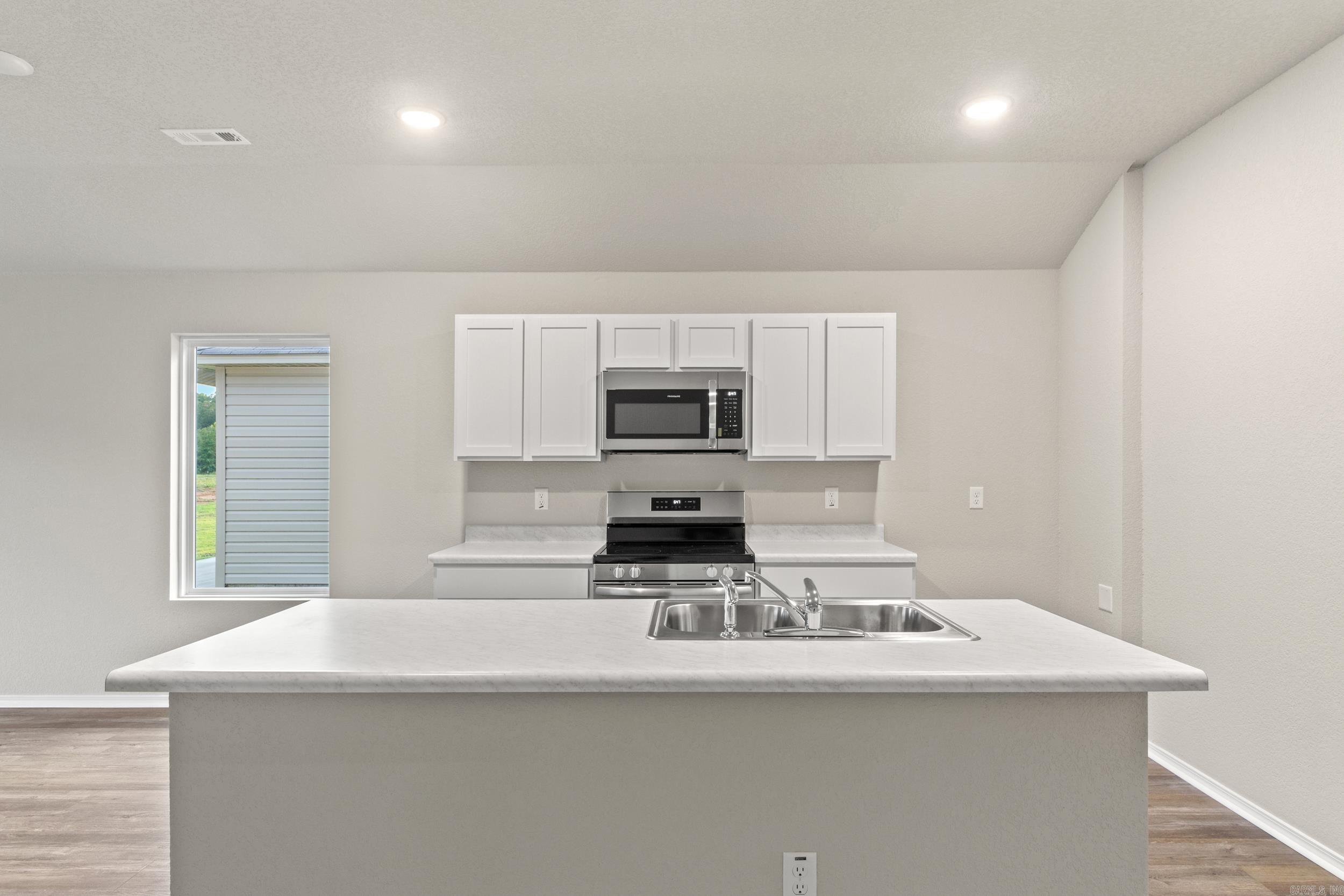 COUNTRY CLUB OF ARK THE - Residential