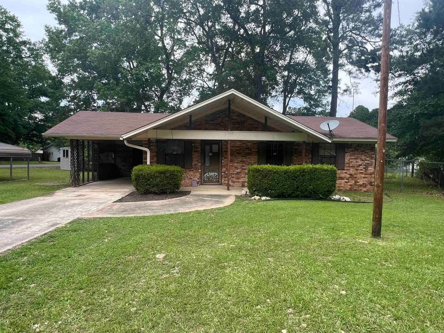 This charming 3BR/2BA corner residence provides wheelchair accessibility, including wider doors and a roll in shower. The property presents a spacious yard and is conveniently located near the recreation center/park and ball fields. Property is being sold AS IS.