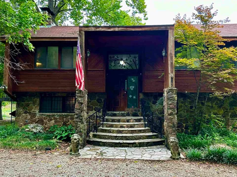 MLS: 25007541