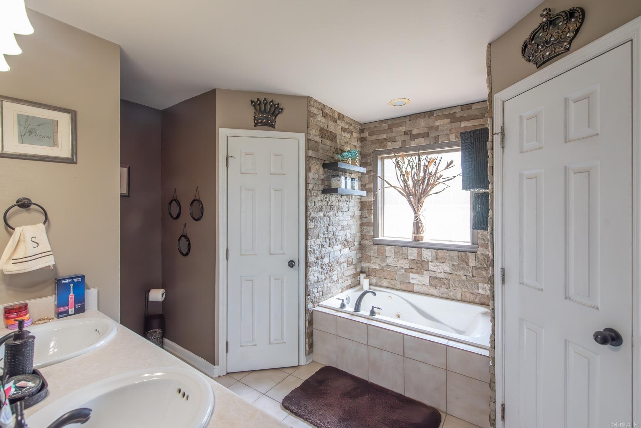 SAINT JOSEPHS GLEN - Residential