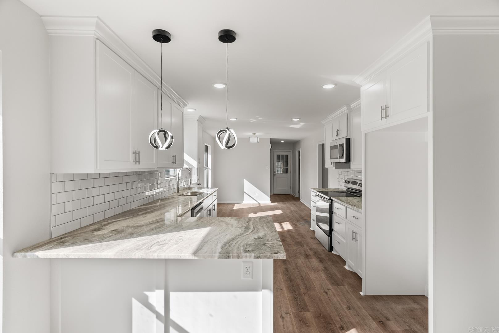 COUNTRY CLUB PARK - Residential