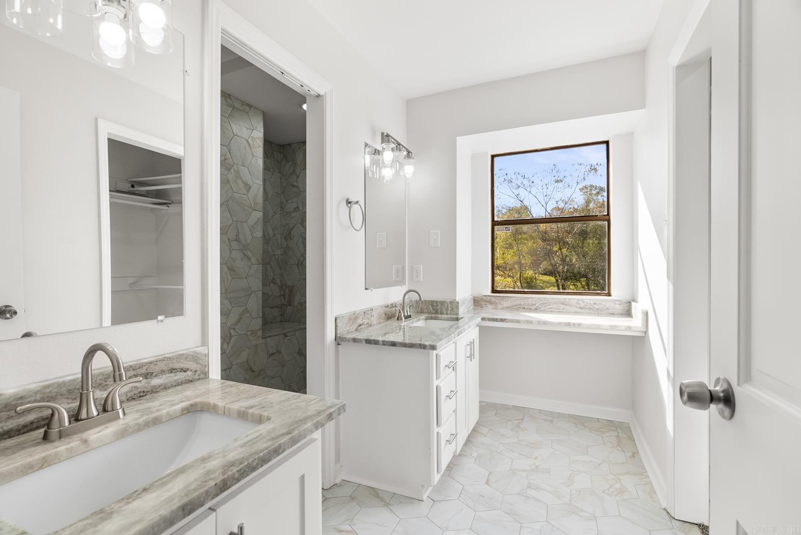 COUNTRY CLUB PARK - Residential