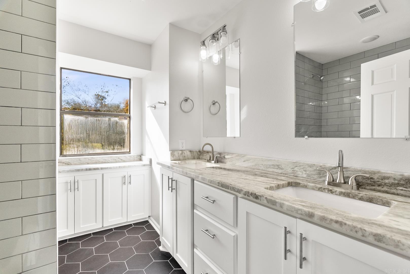 COUNTRY CLUB PARK - Residential