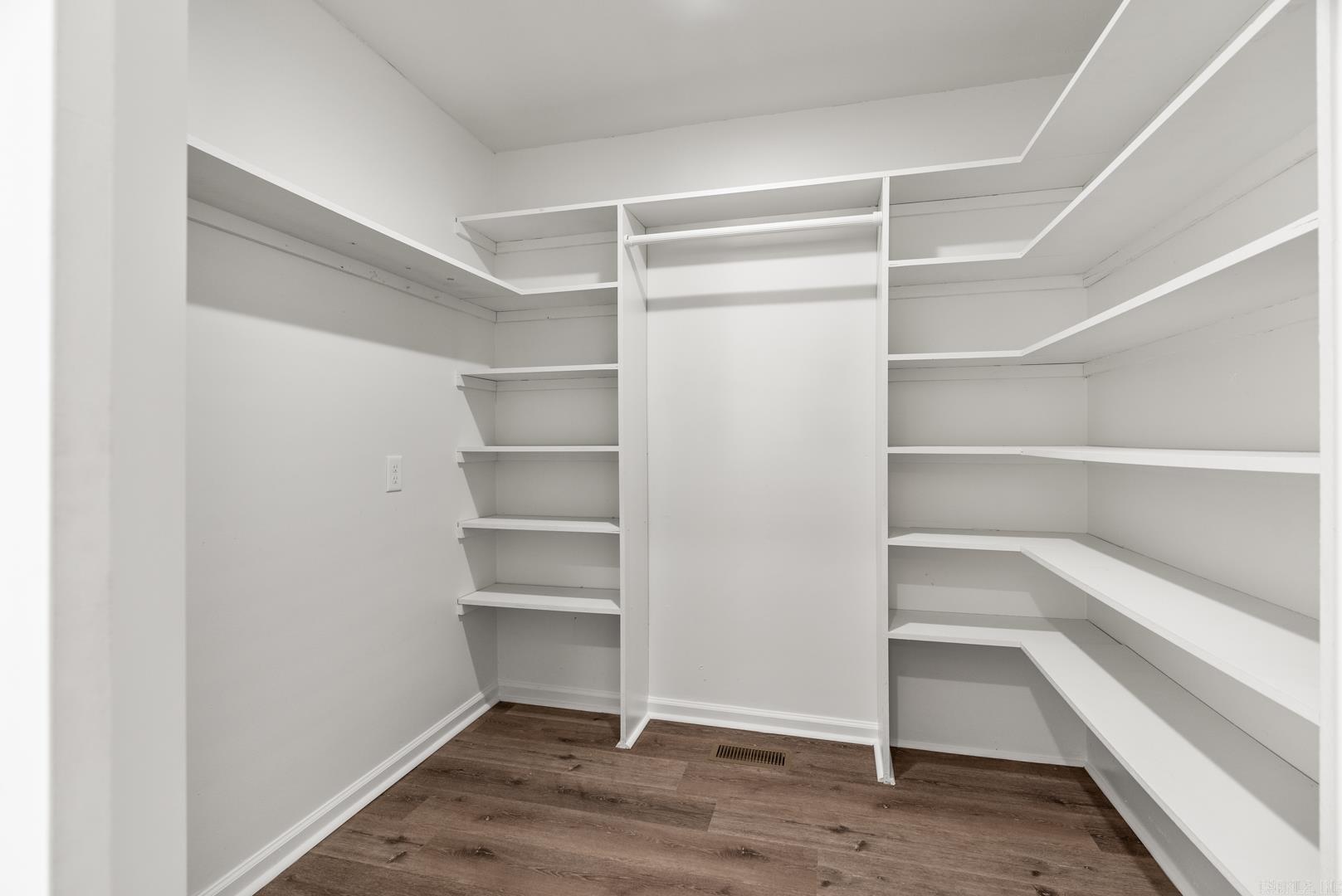 COUNTRY CLUB PARK - Residential