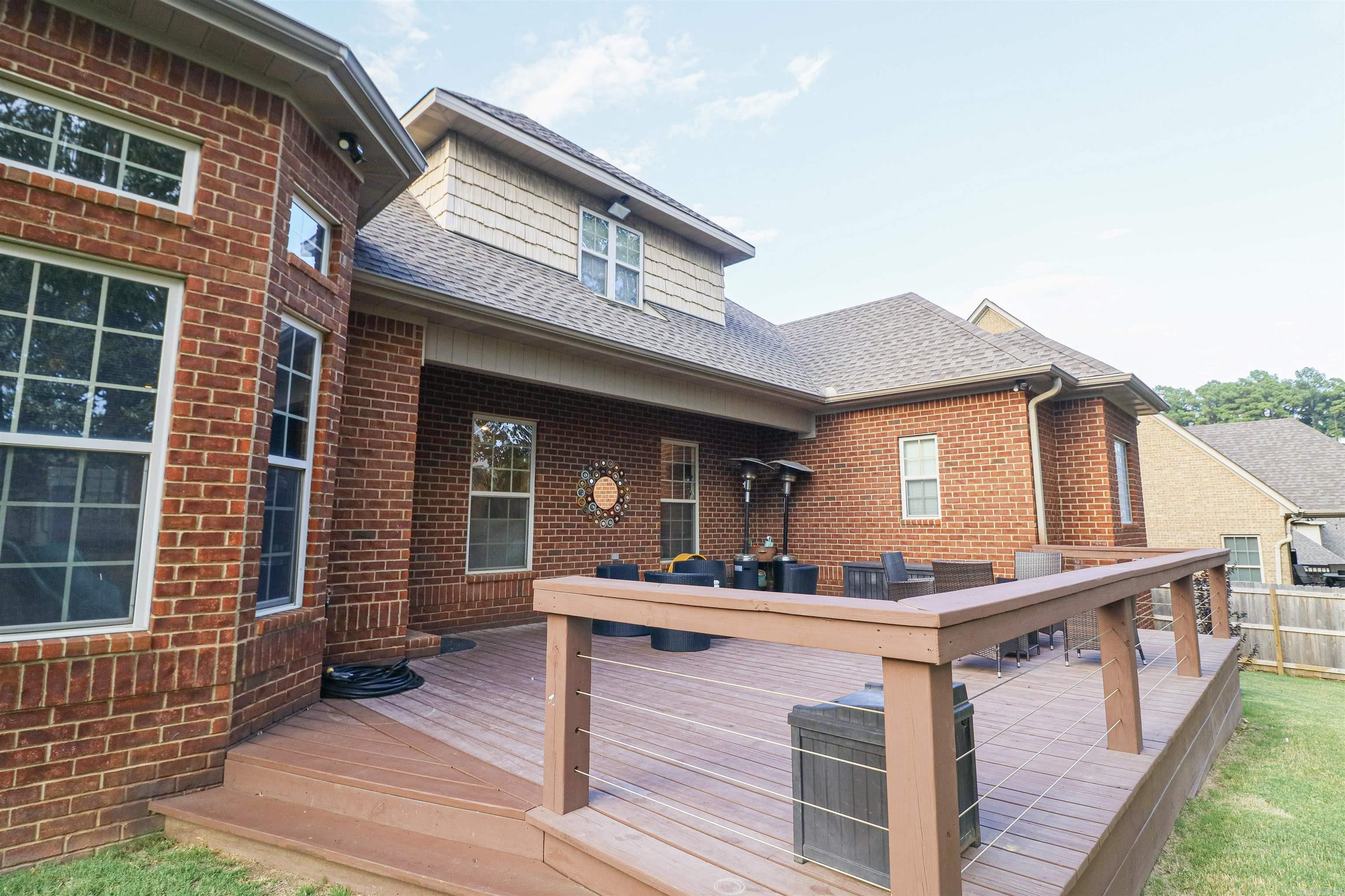 BARRINGTON PARK - Residential