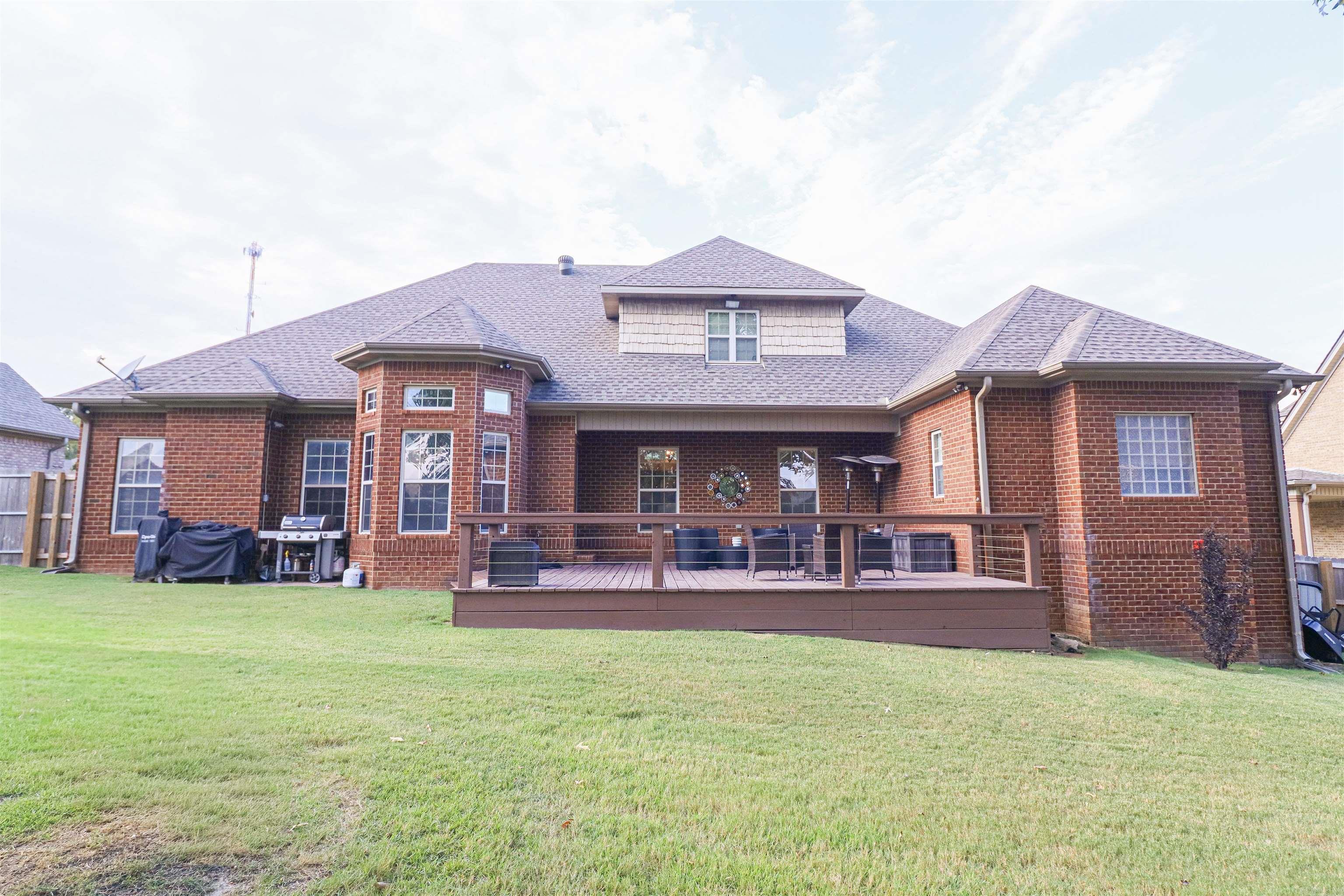 BARRINGTON PARK - Residential