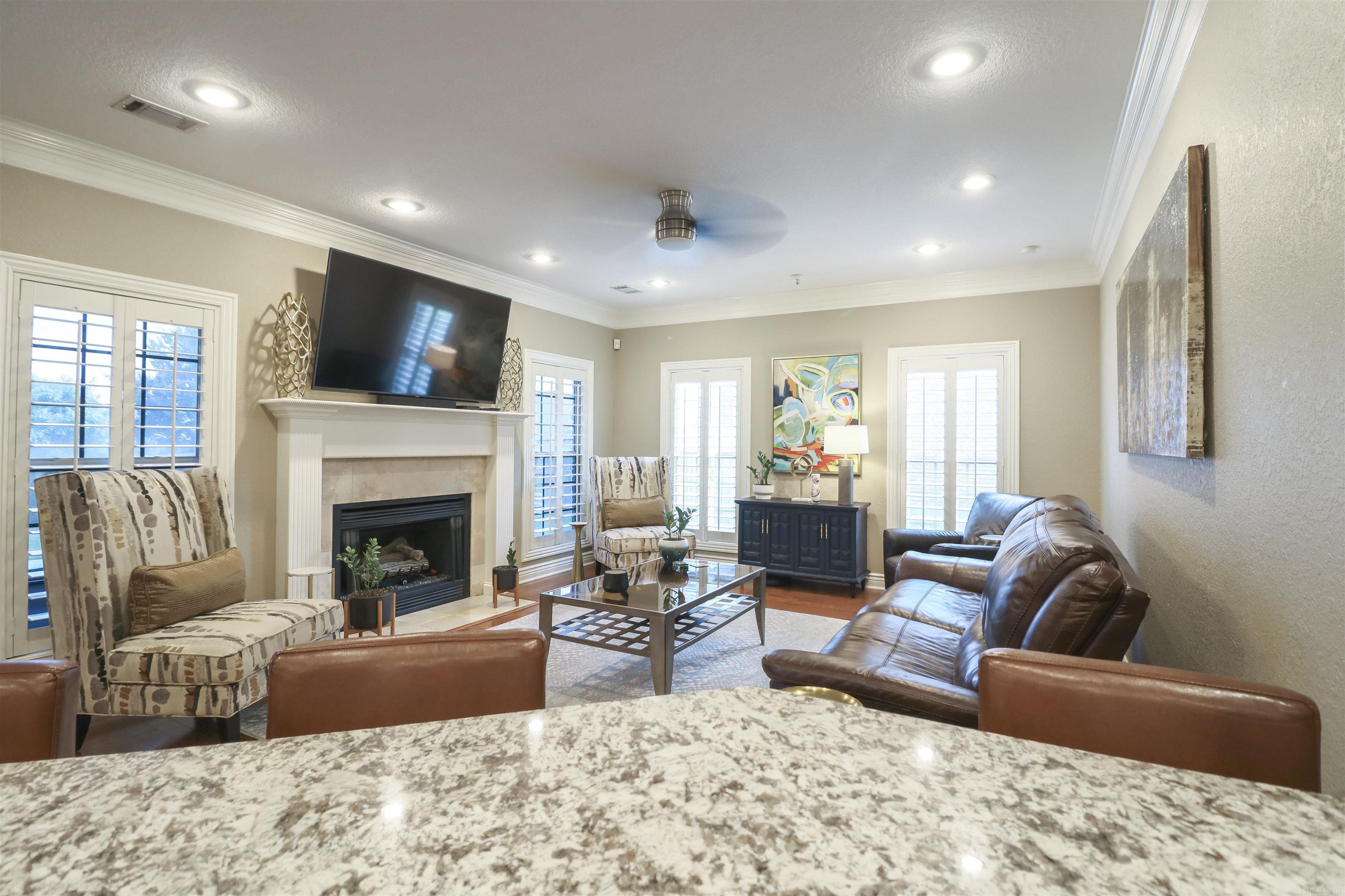 BARRINGTON PARK - Residential