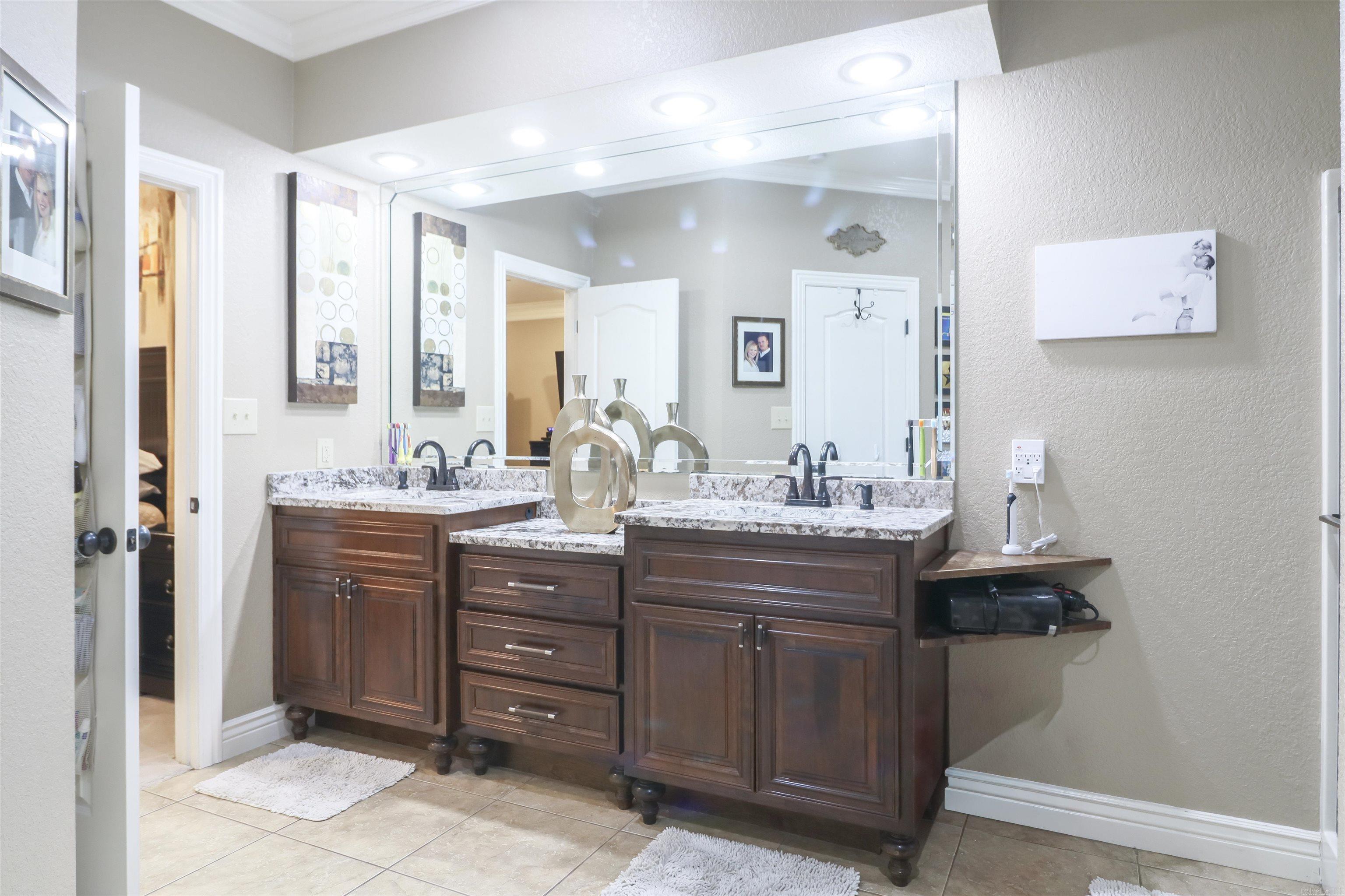 BARRINGTON PARK - Residential