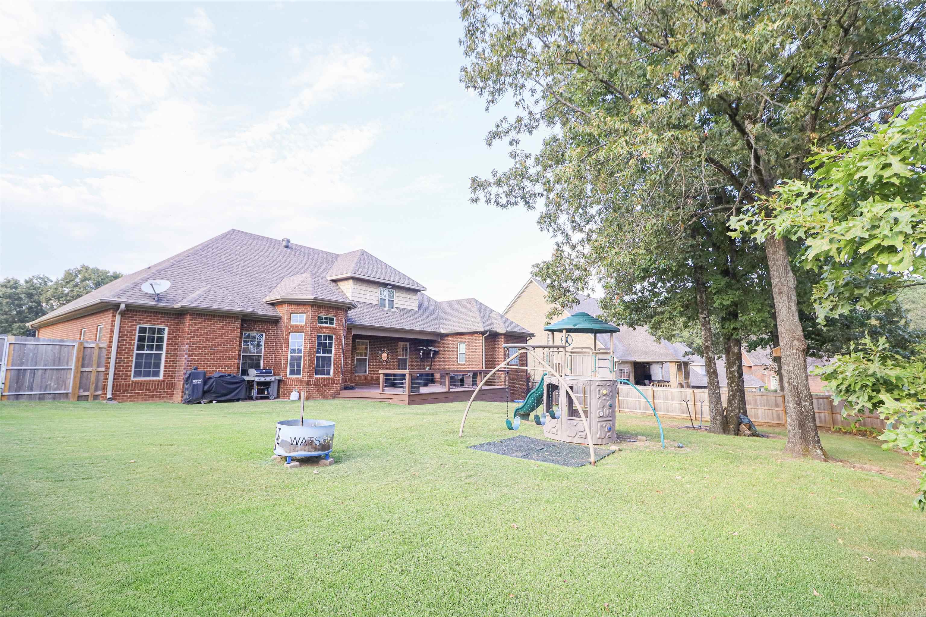 BARRINGTON PARK - Residential